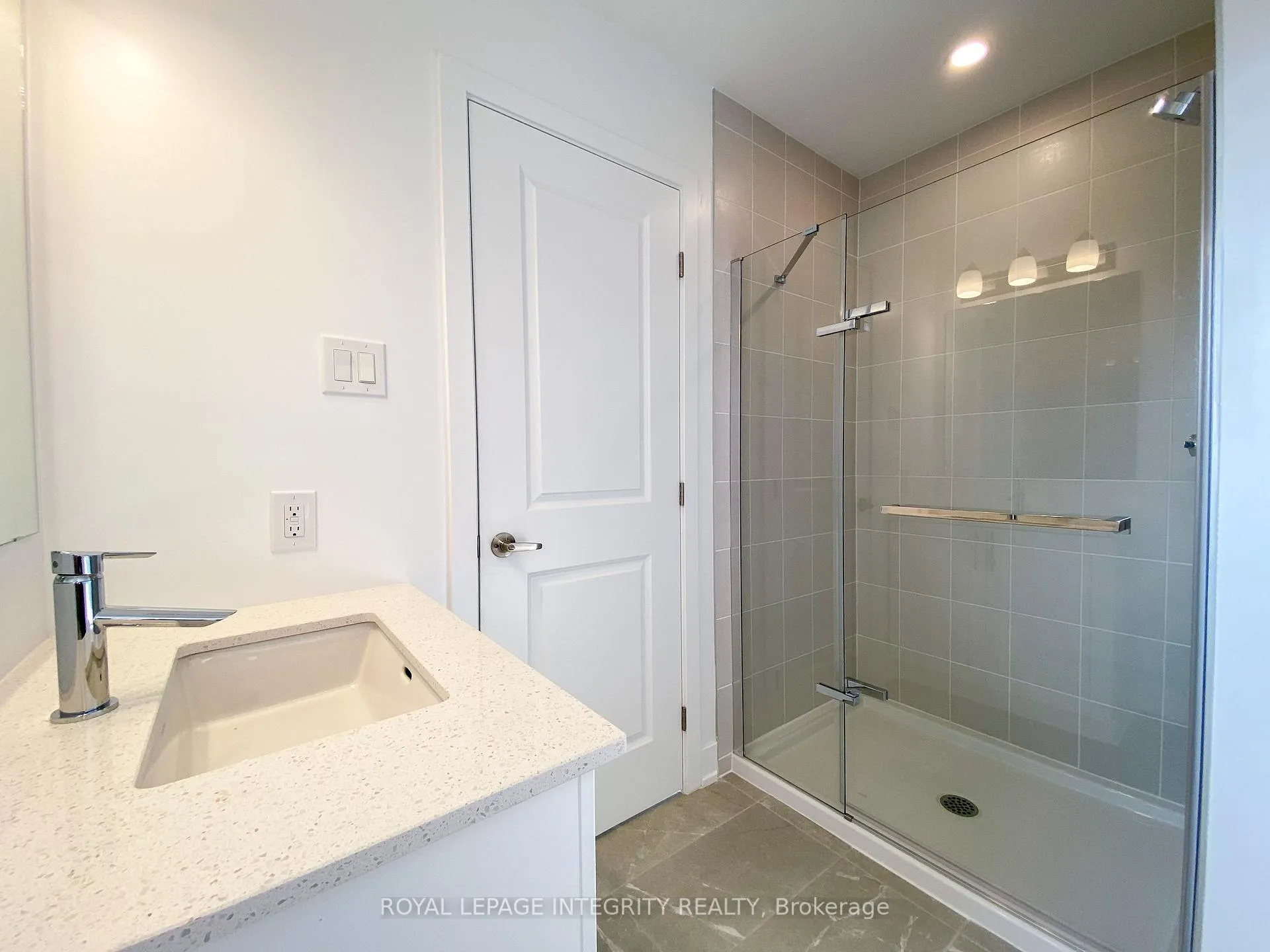 Photo 18 of 239 Zinnia Way, Ottawa, Riverside South/Gloucester Glen — HOMEH
