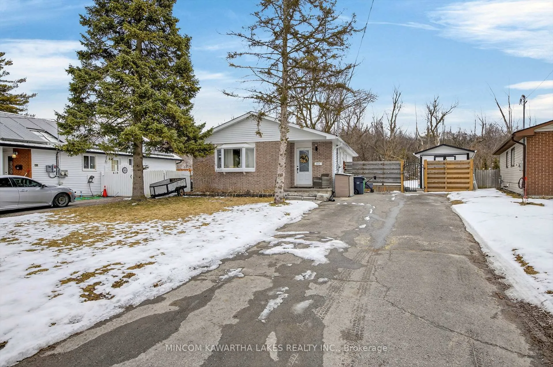 Photo 3 of 614 Corrigan Crescent, Peterborough, Ashburnham Ward 4 — HOMEH