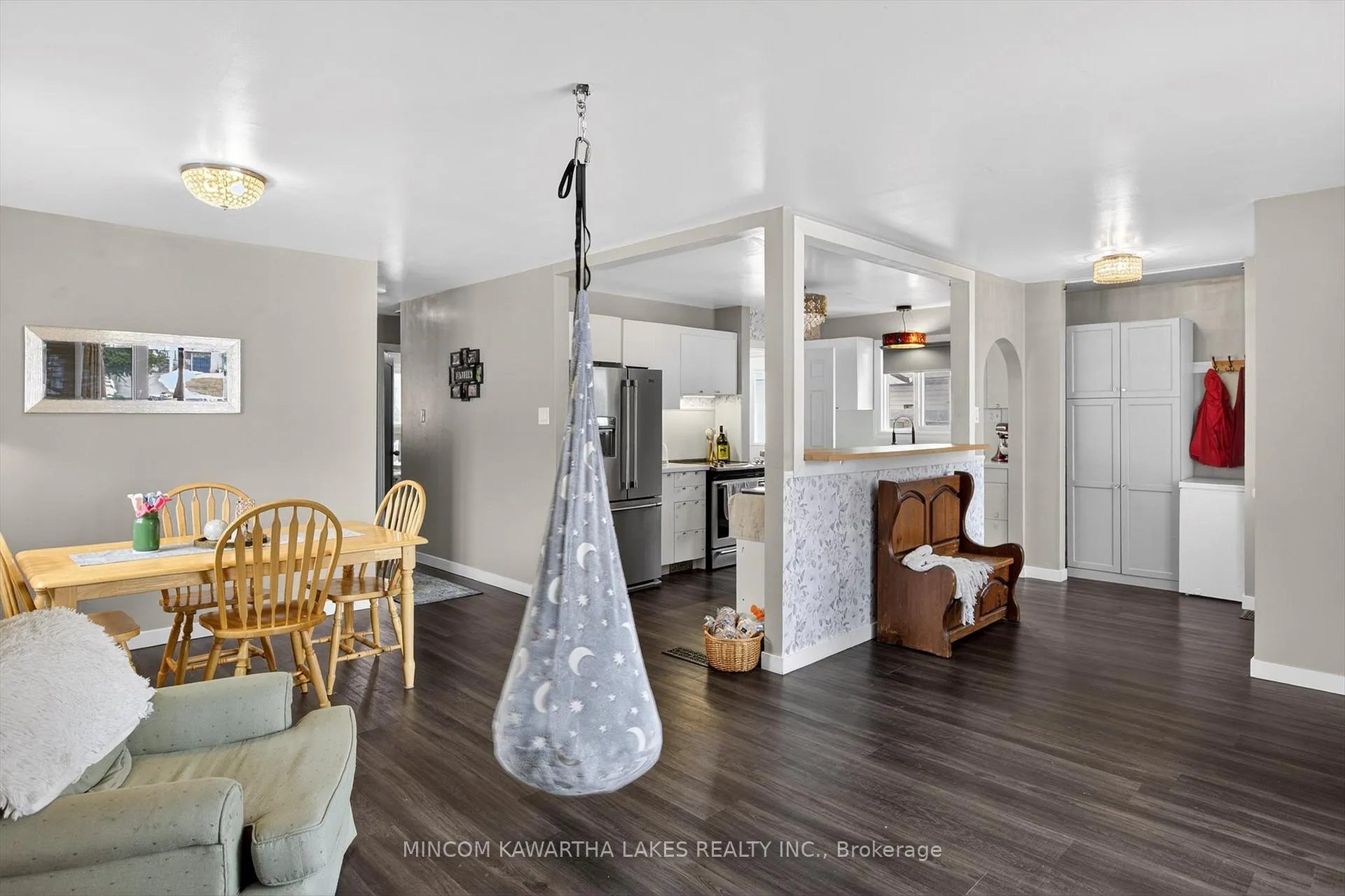 Photo 10 of 614 Corrigan Crescent, Peterborough, Ashburnham Ward 4 — HOMEH