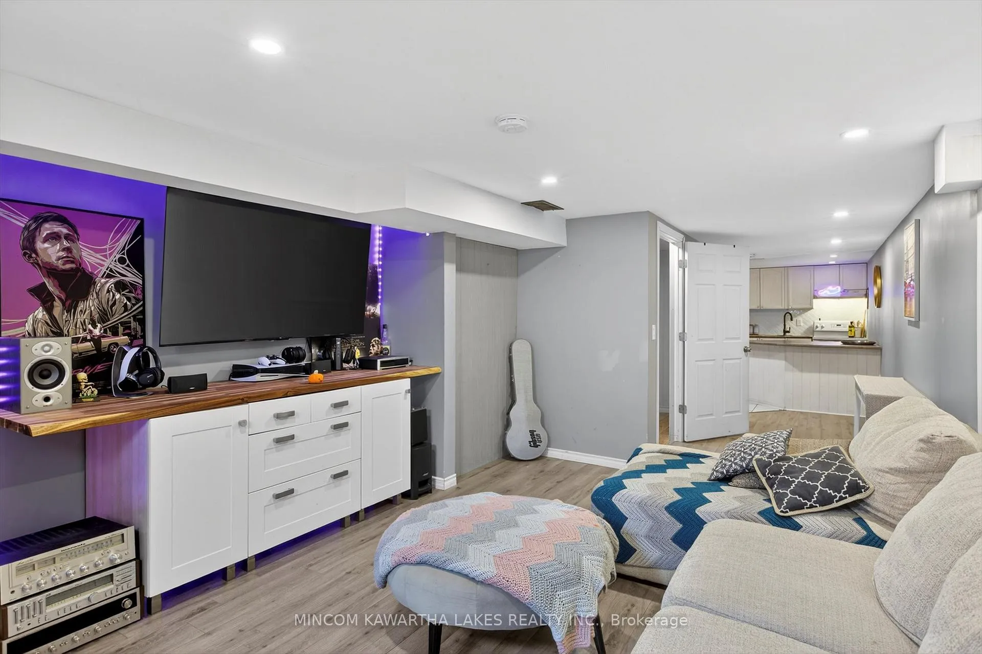 Photo 32 of 614 Corrigan Crescent, Peterborough, Ashburnham Ward 4 — HOMEH