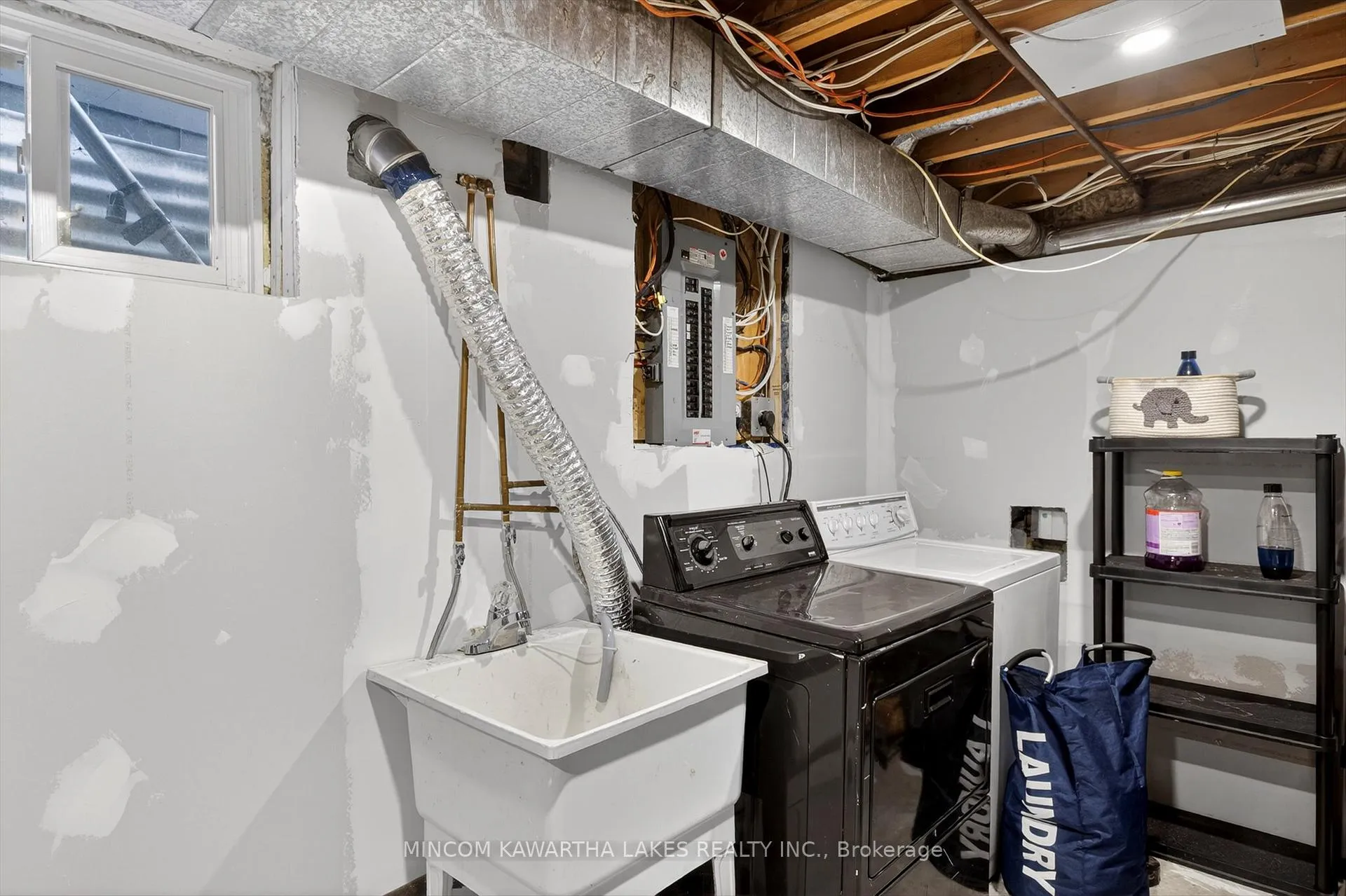 Photo 39 of 614 Corrigan Crescent, Peterborough, Ashburnham Ward 4 — HOMEH