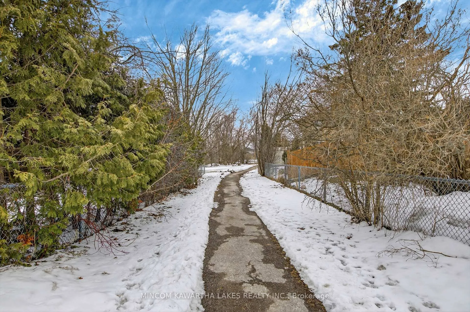 Photo 48 of 614 Corrigan Crescent, Peterborough, Ashburnham Ward 4 — HOMEH