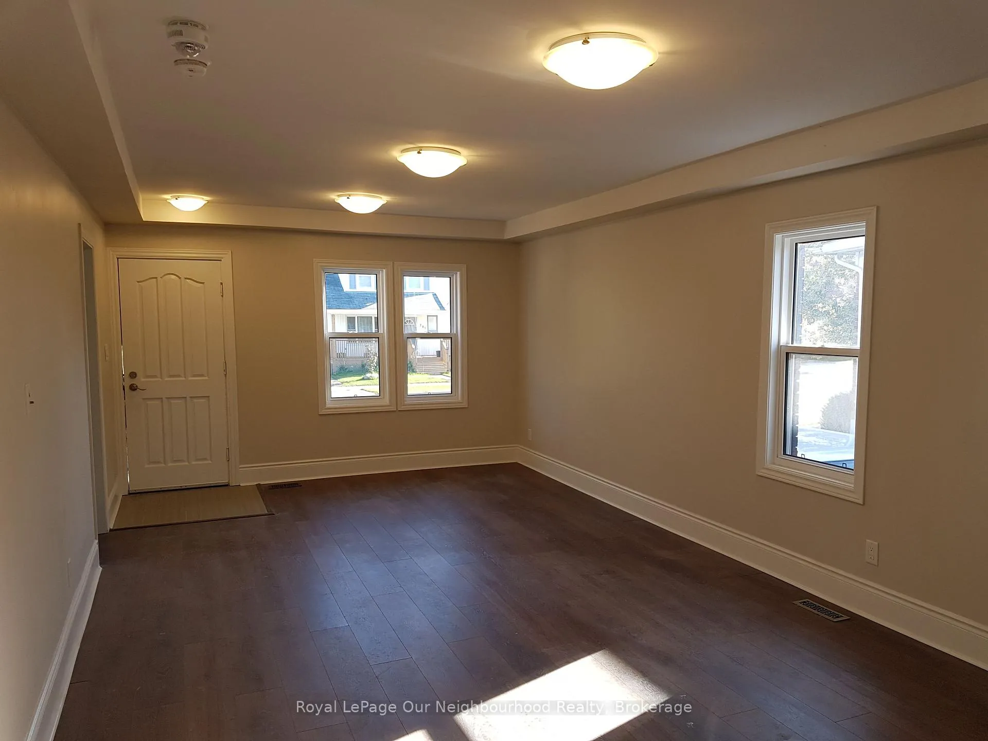 Photo 8 of Unit Unit 1 (MAIN), 290 Eulalie Avenue, Oshawa, Central — HOMEH