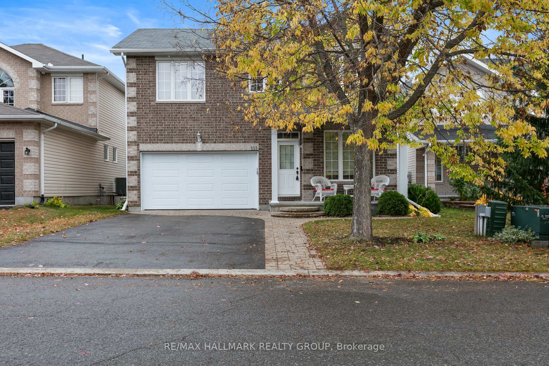 Photo 2 of 111 Woliston Crescent, Ottawa, Kanata - Morgan's Grant/South March — HOMEH