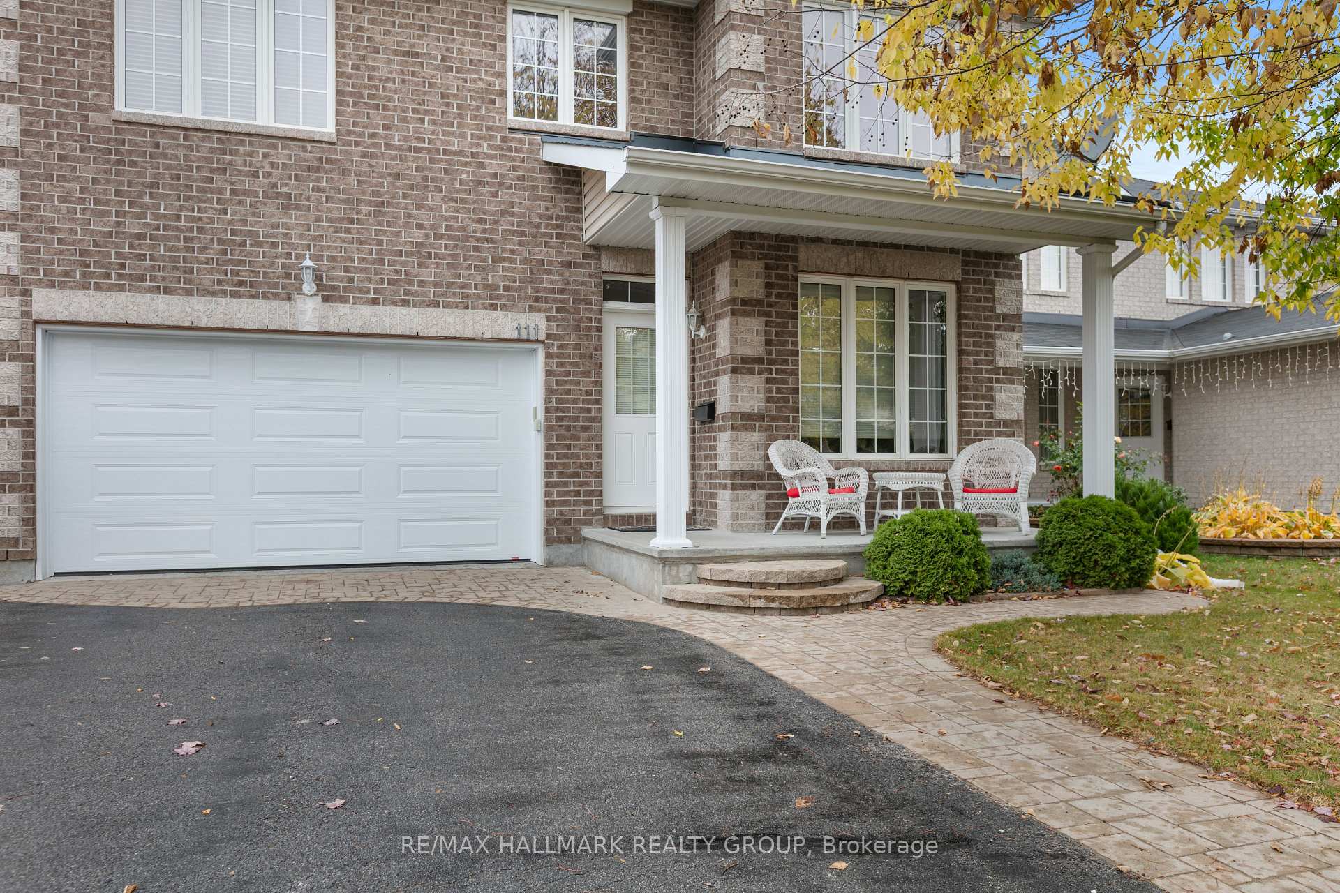 Photo 3 of 111 Woliston Crescent, Ottawa, Kanata - Morgan's Grant/South March — HOMEH