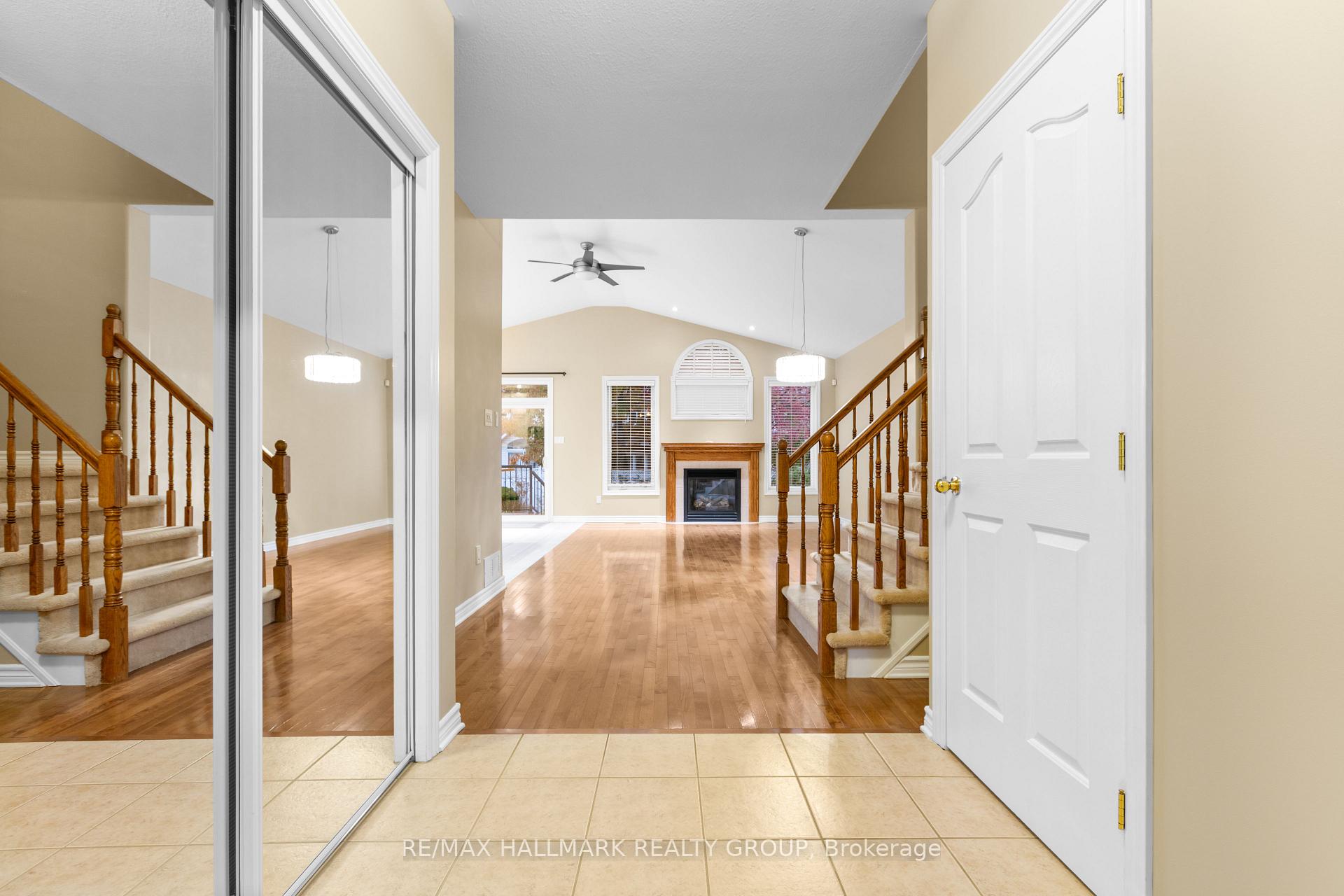 Photo 5 of 111 Woliston Crescent, Ottawa, Kanata - Morgan's Grant/South March — HOMEH