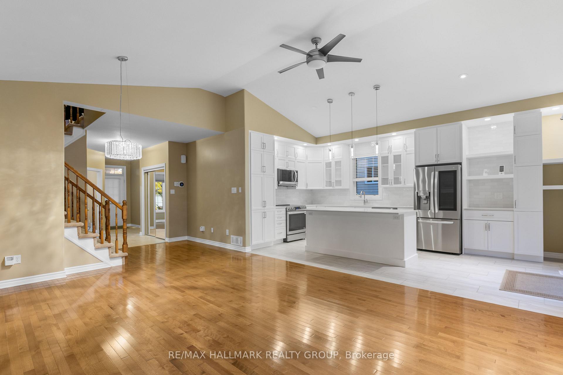 Photo 9 of 111 Woliston Crescent, Ottawa, Kanata - Morgan's Grant/South March — HOMEH