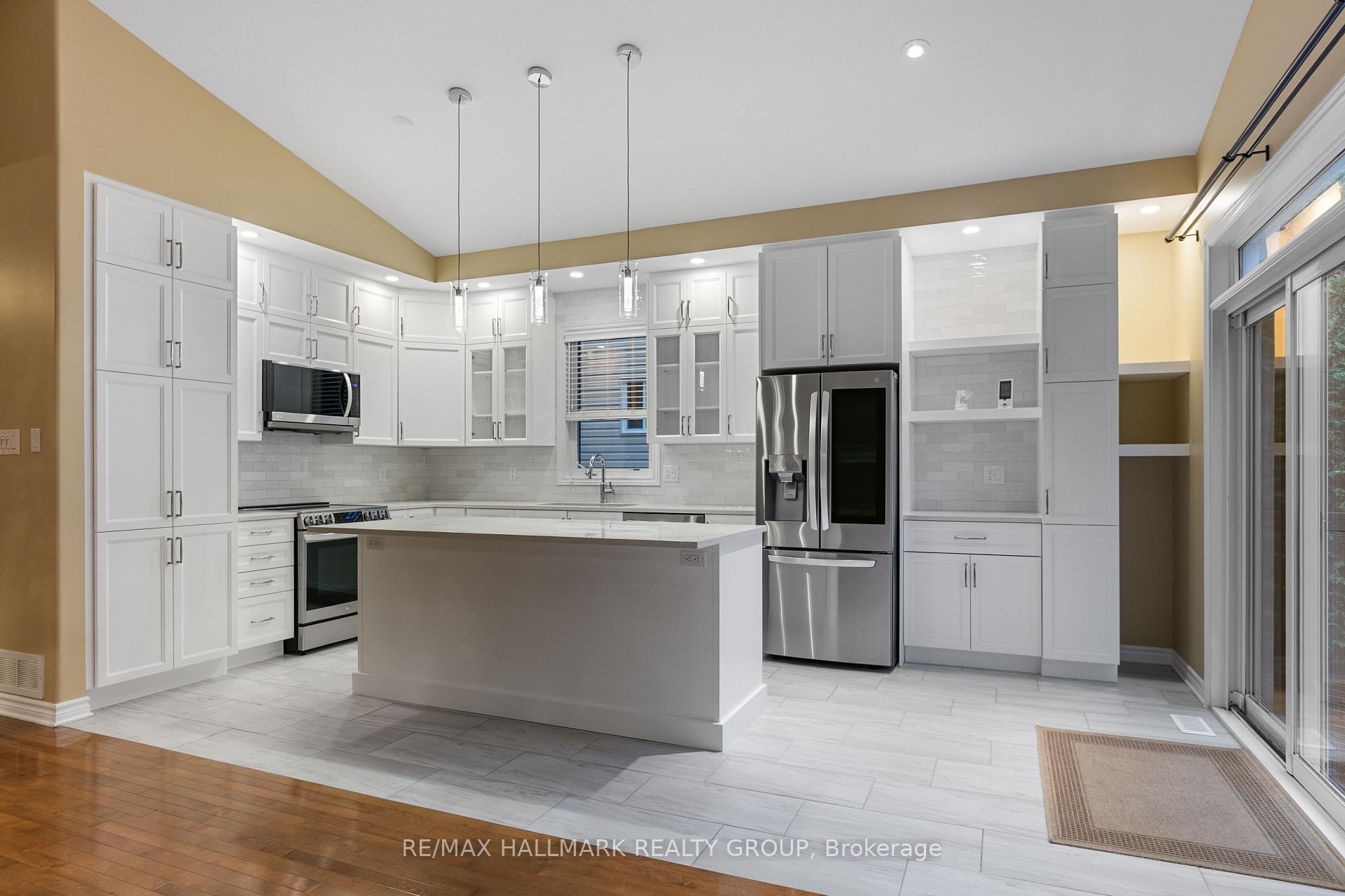 Photo 10 of 111 Woliston Crescent, Ottawa, Kanata - Morgan's Grant/South March — HOMEH