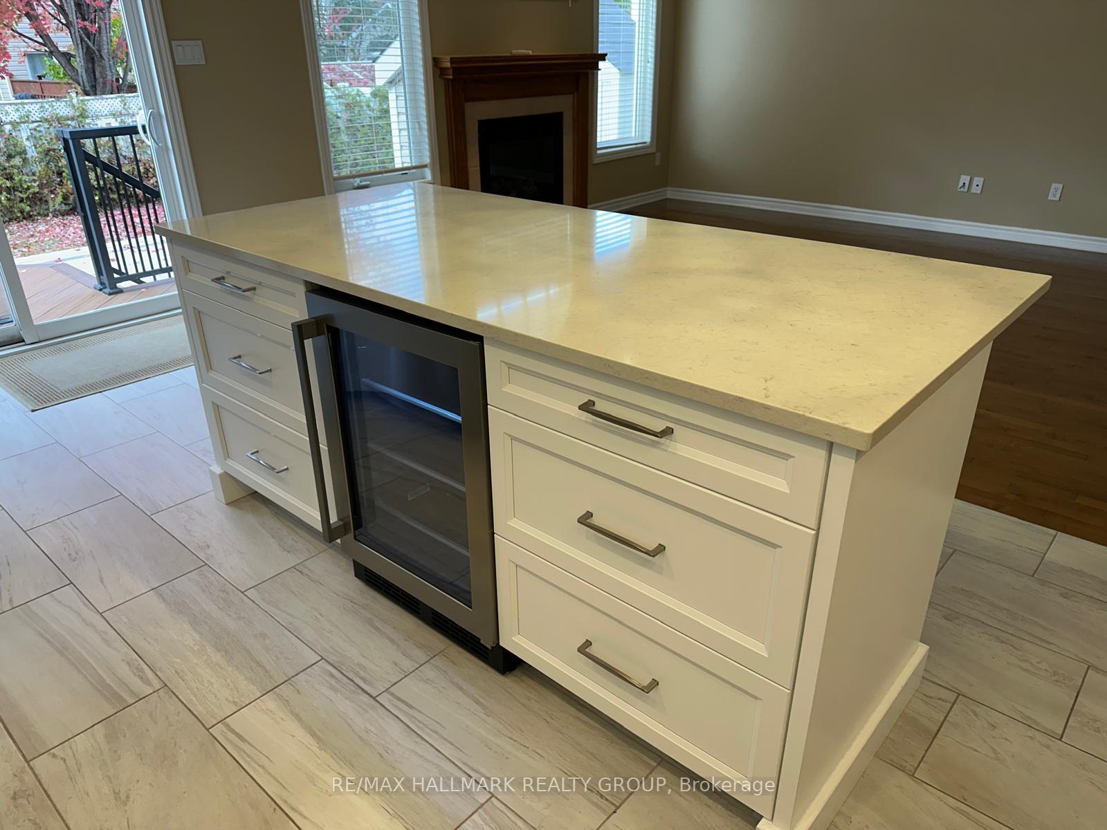 Photo 13 of 111 Woliston Crescent, Ottawa, Kanata - Morgan's Grant/South March — HOMEH