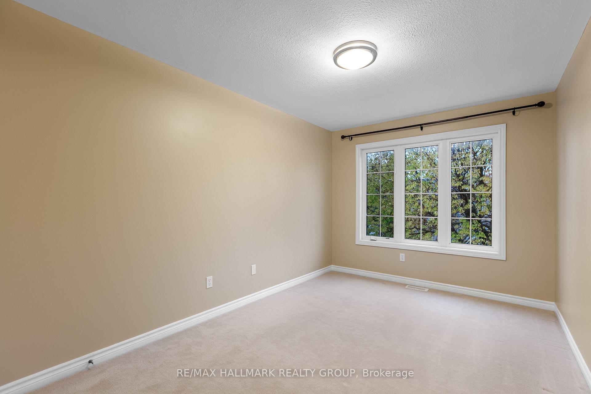 Photo 17 of 111 Woliston Crescent, Ottawa, Kanata - Morgan's Grant/South March — HOMEH
