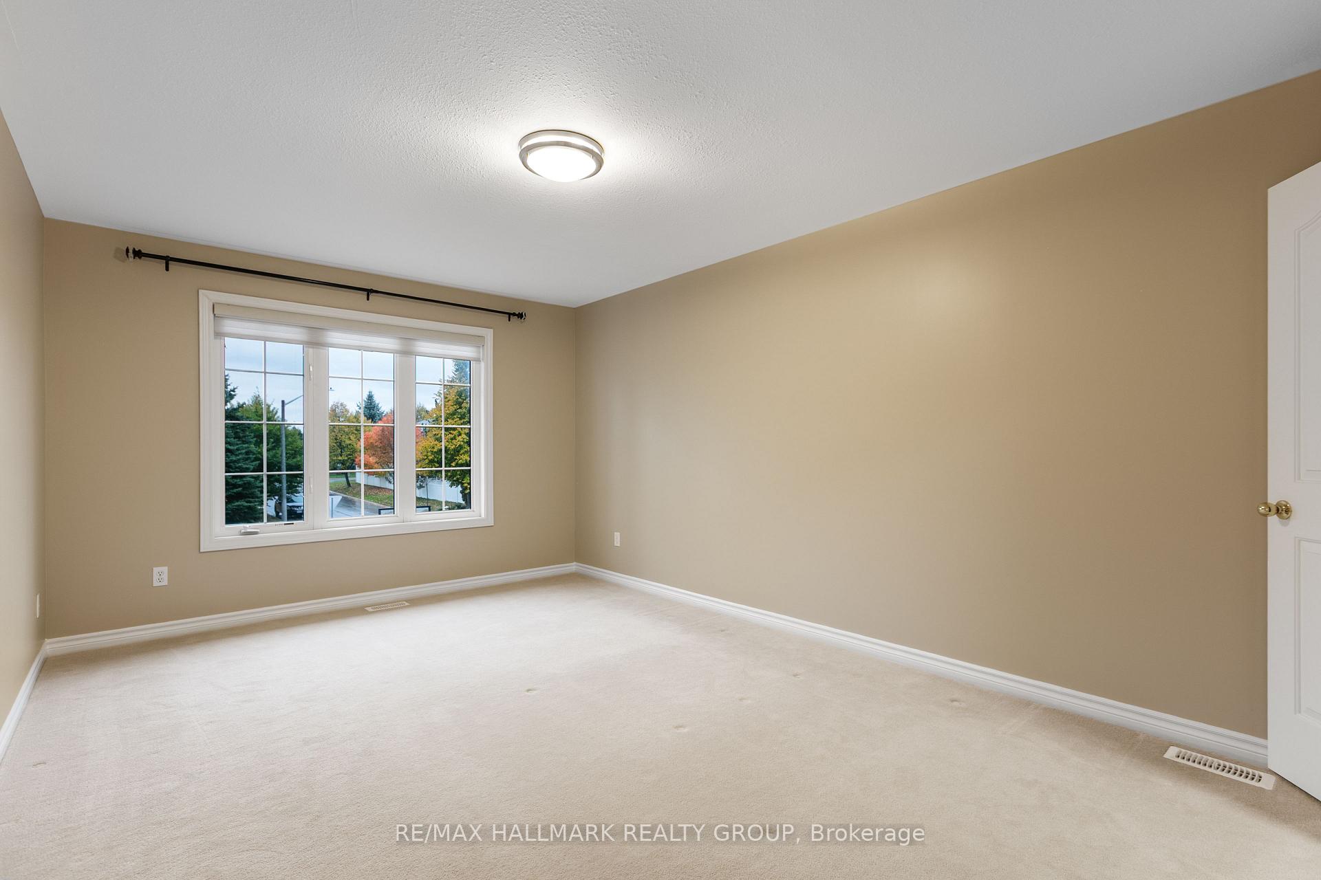 Photo 22 of 111 Woliston Crescent, Ottawa, Kanata - Morgan's Grant/South March — HOMEH