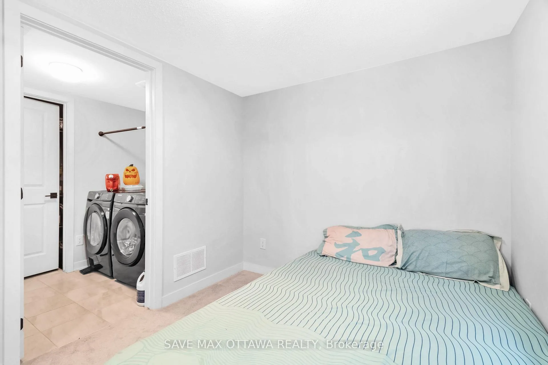 Photo 5 of 3009 Rhyolite Way, Ottawa, Barrhaven - Heritage Park — HOMEH