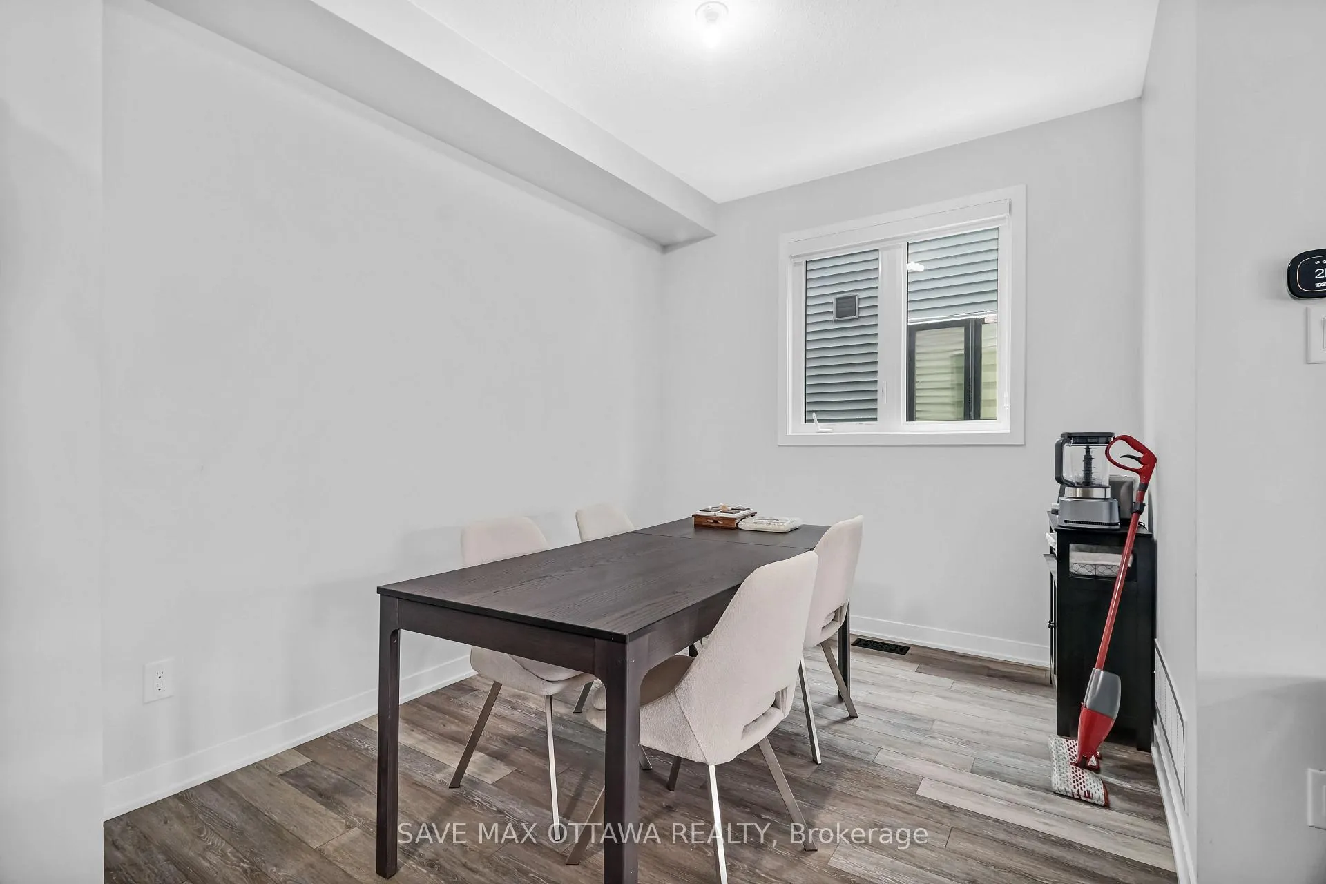 Photo 14 of 3009 Rhyolite Way, Ottawa, Barrhaven - Heritage Park — HOMEH