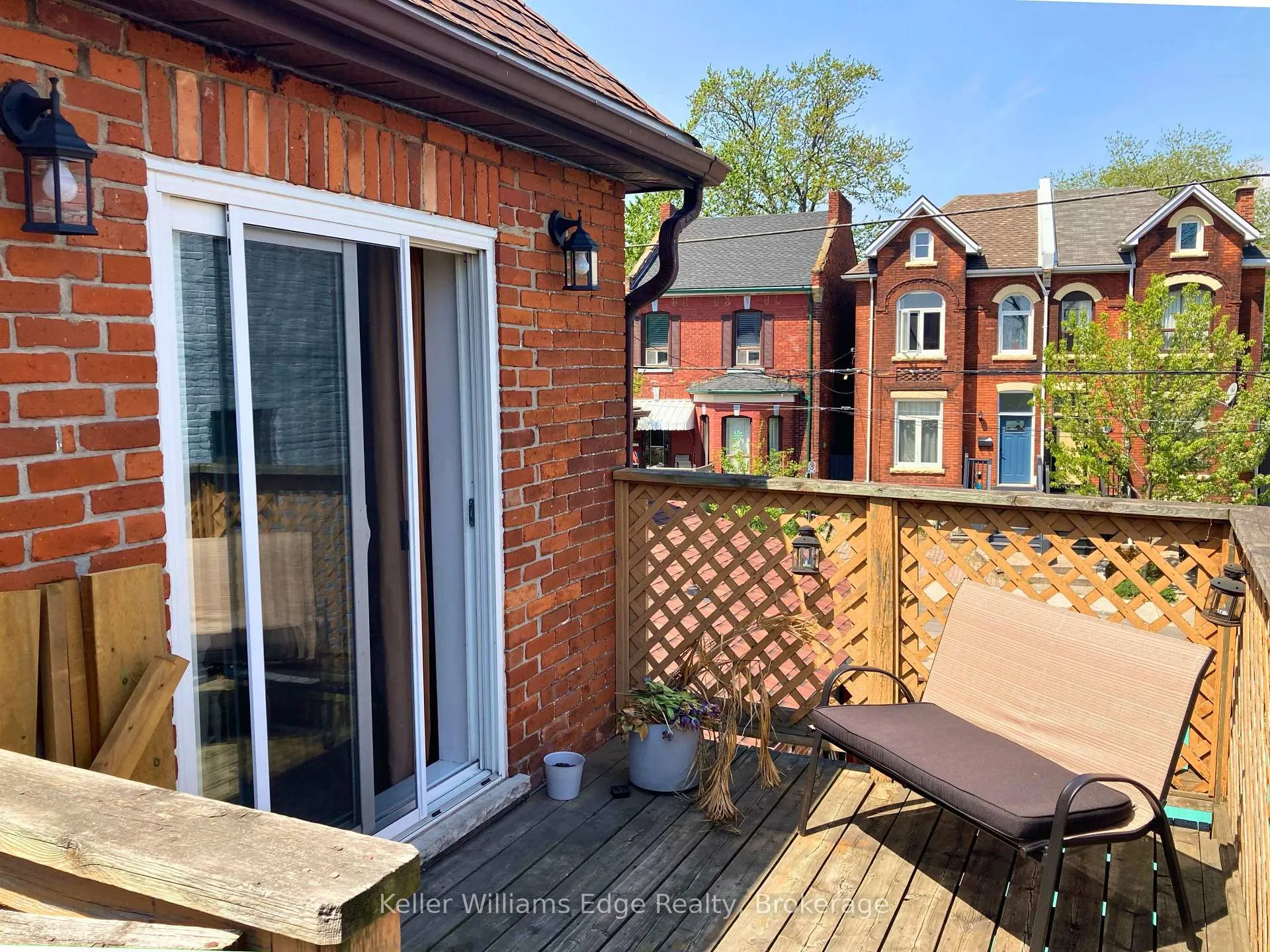 Photo 5 of Unit 2, 106 Peter Street, Hamilton, Strathcona — HOMEH