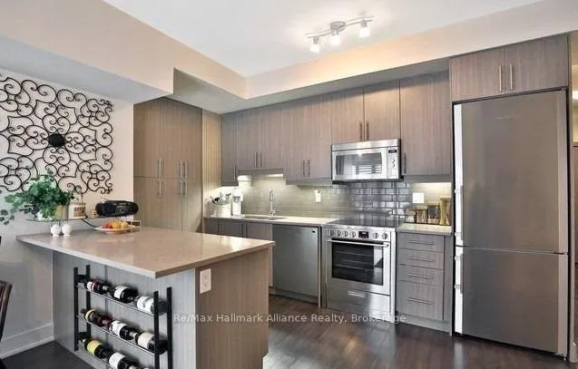 Photo 8 of Unit 115, 128 Garden Drive, Oakville, Central — HOMEH
