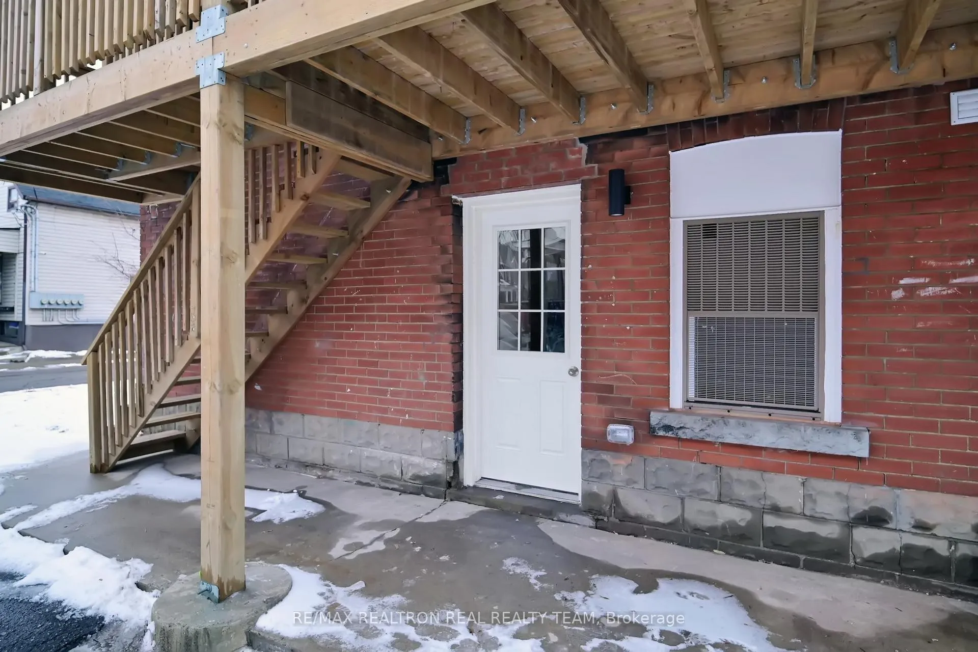 Photo 3 of Unit B1, 195 Balmoral Avenue, Hamilton, Crown Point — HOMEH