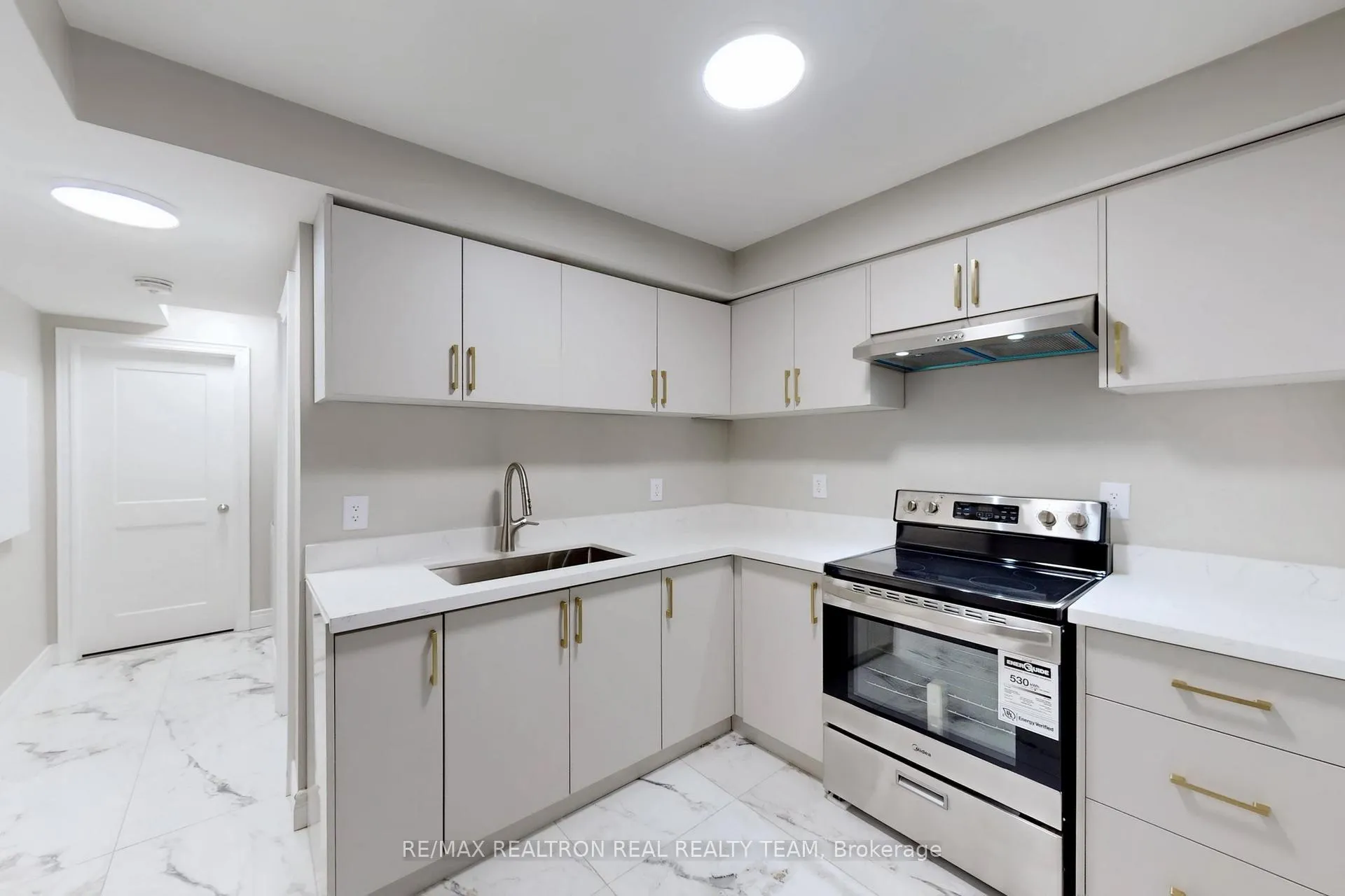 Photo 4 of Unit B1, 195 Balmoral Avenue, Hamilton, Crown Point — HOMEH