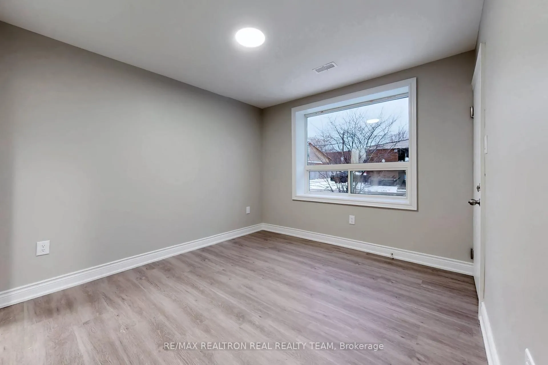 Photo 8 of Unit B1, 195 Balmoral Avenue, Hamilton, Crown Point — HOMEH