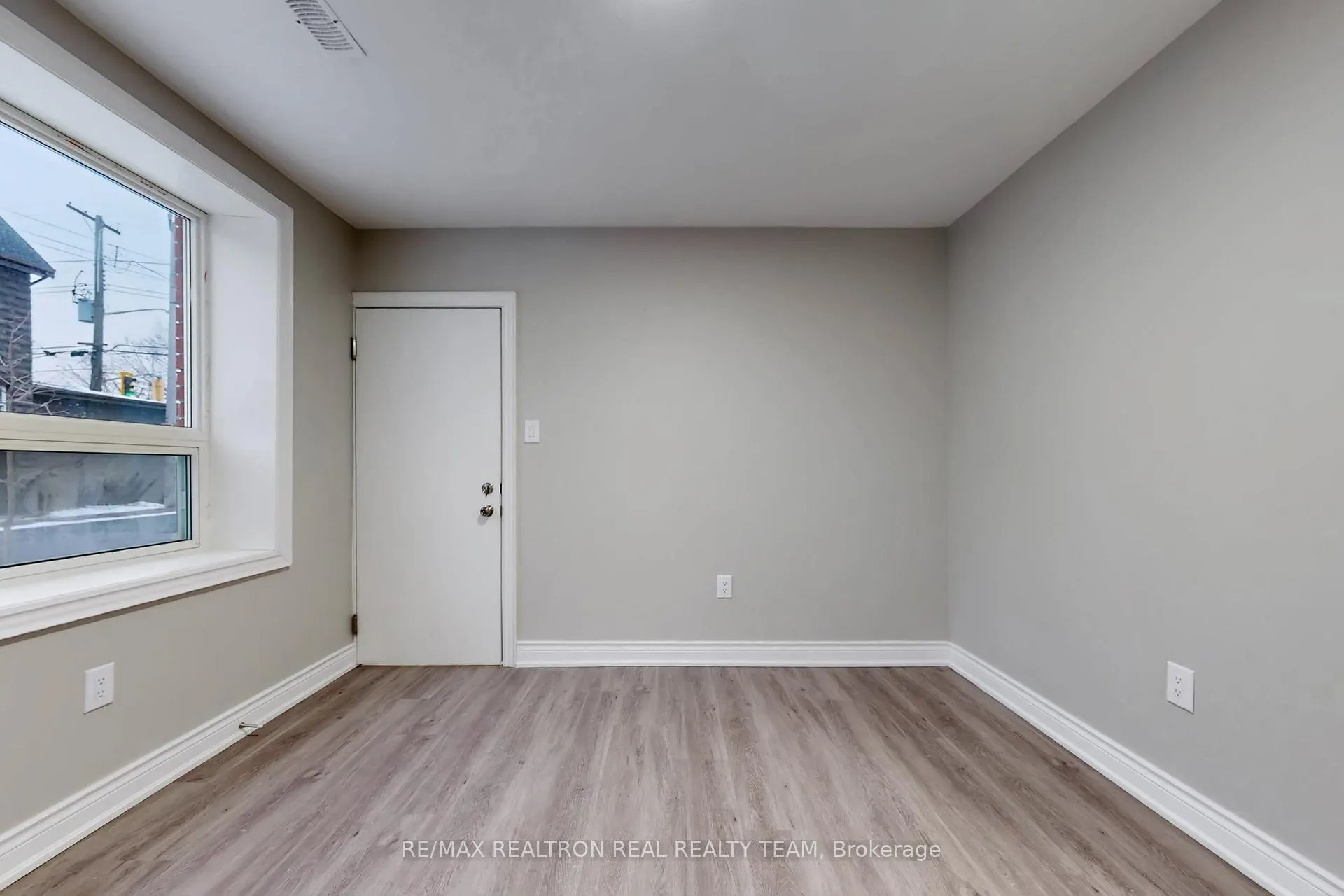 Photo 10 of Unit B1, 195 Balmoral Avenue, Hamilton, Crown Point — HOMEH