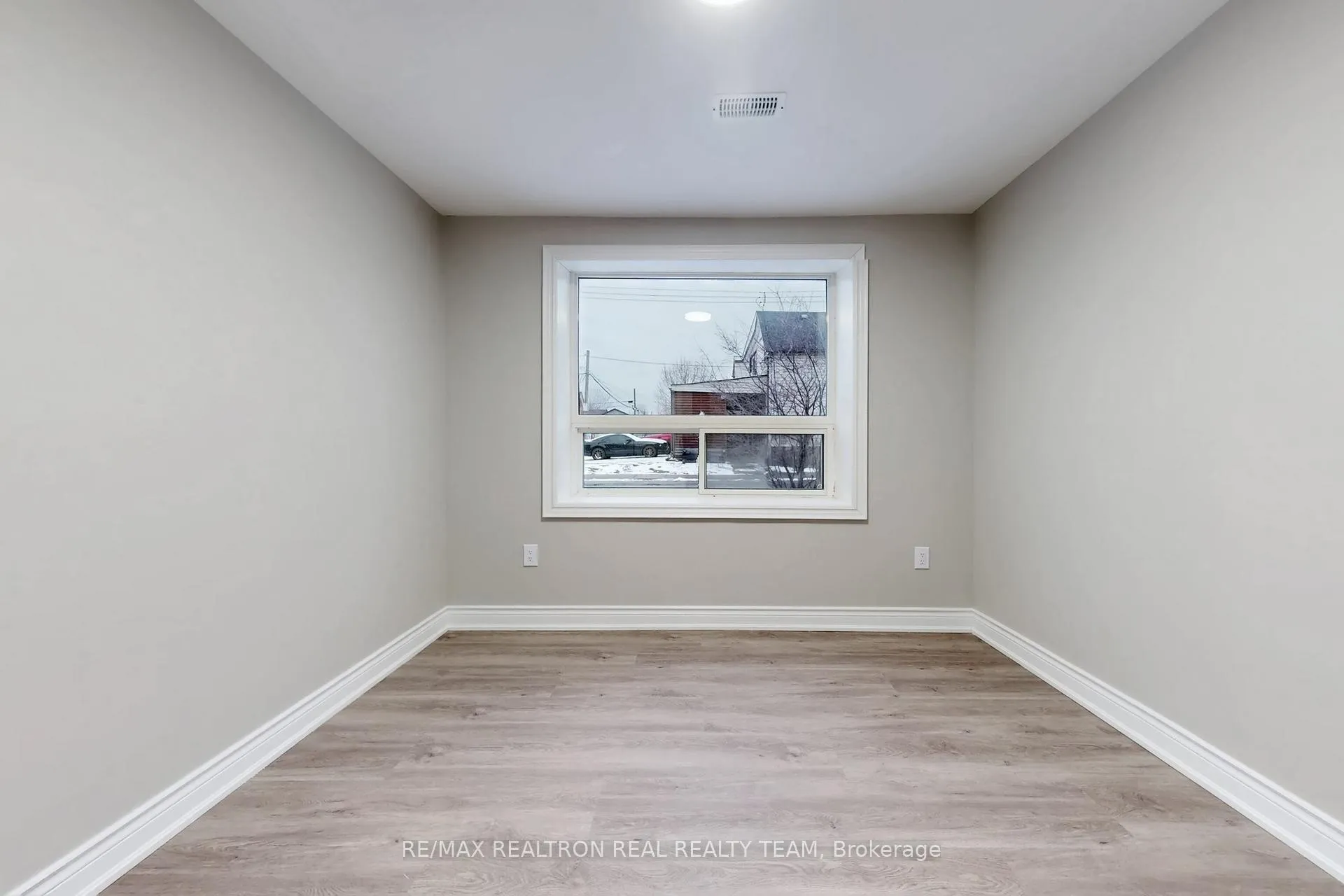 Photo 12 of Unit B1, 195 Balmoral Avenue, Hamilton, Crown Point — HOMEH