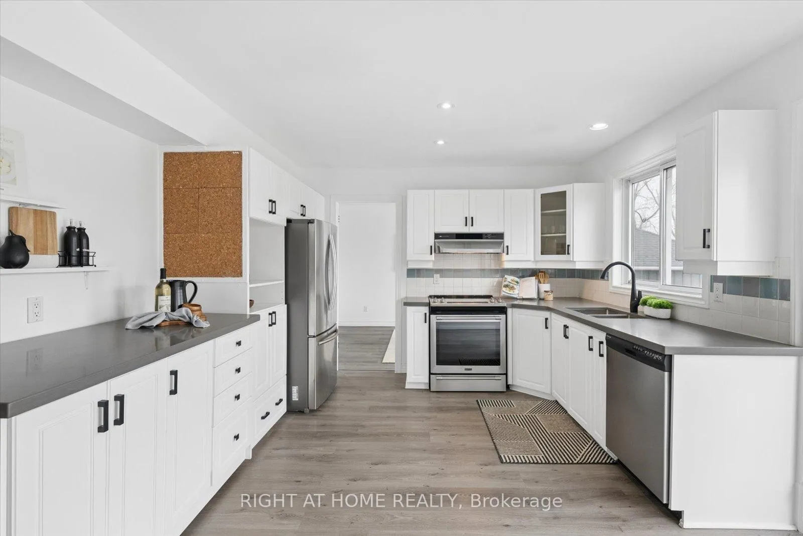 Photo 14 of 1252 Shore Acres Drive, Innisfil, Gilford — HOMEH