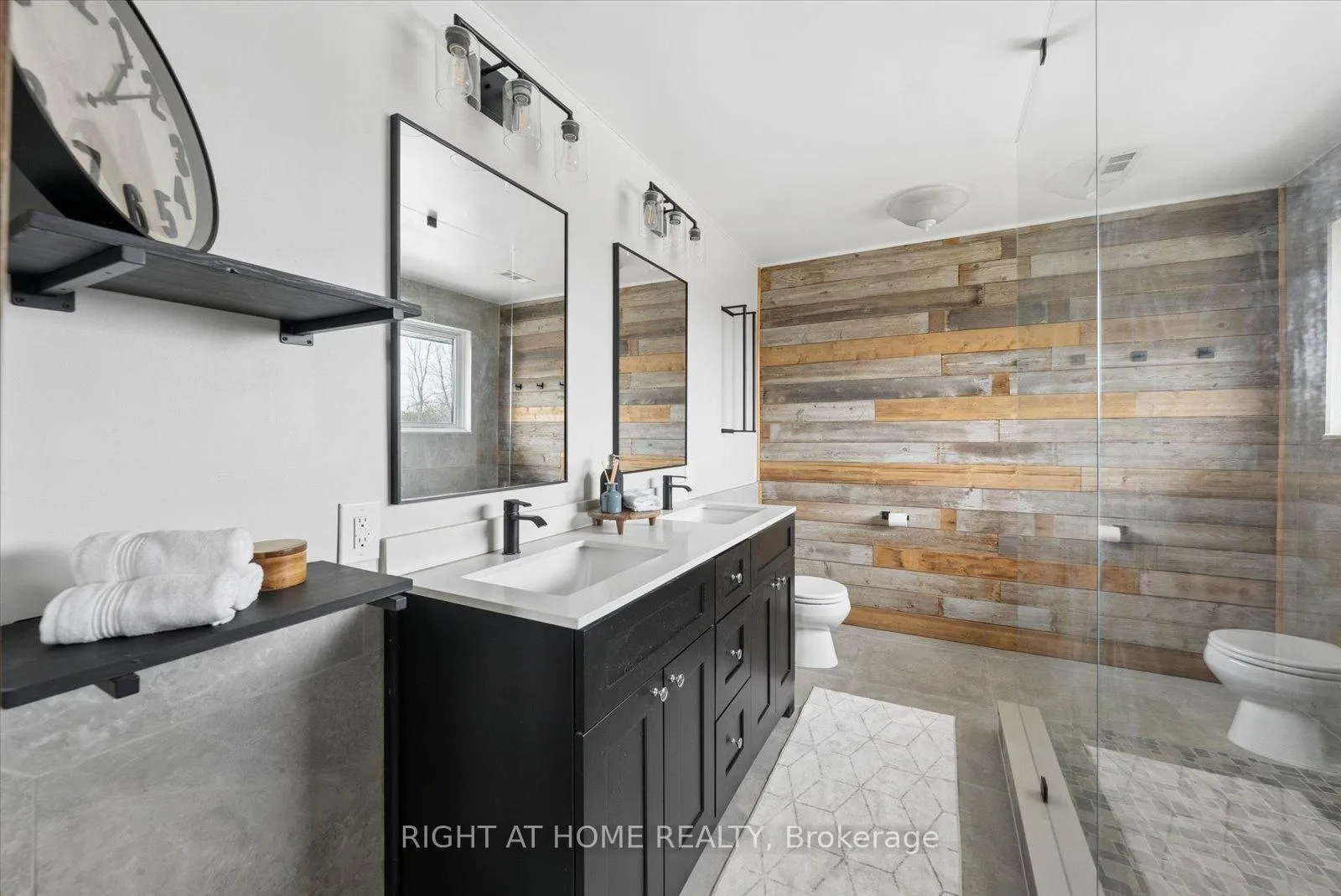 Photo 27 of 1252 Shore Acres Drive, Innisfil, Gilford — HOMEH