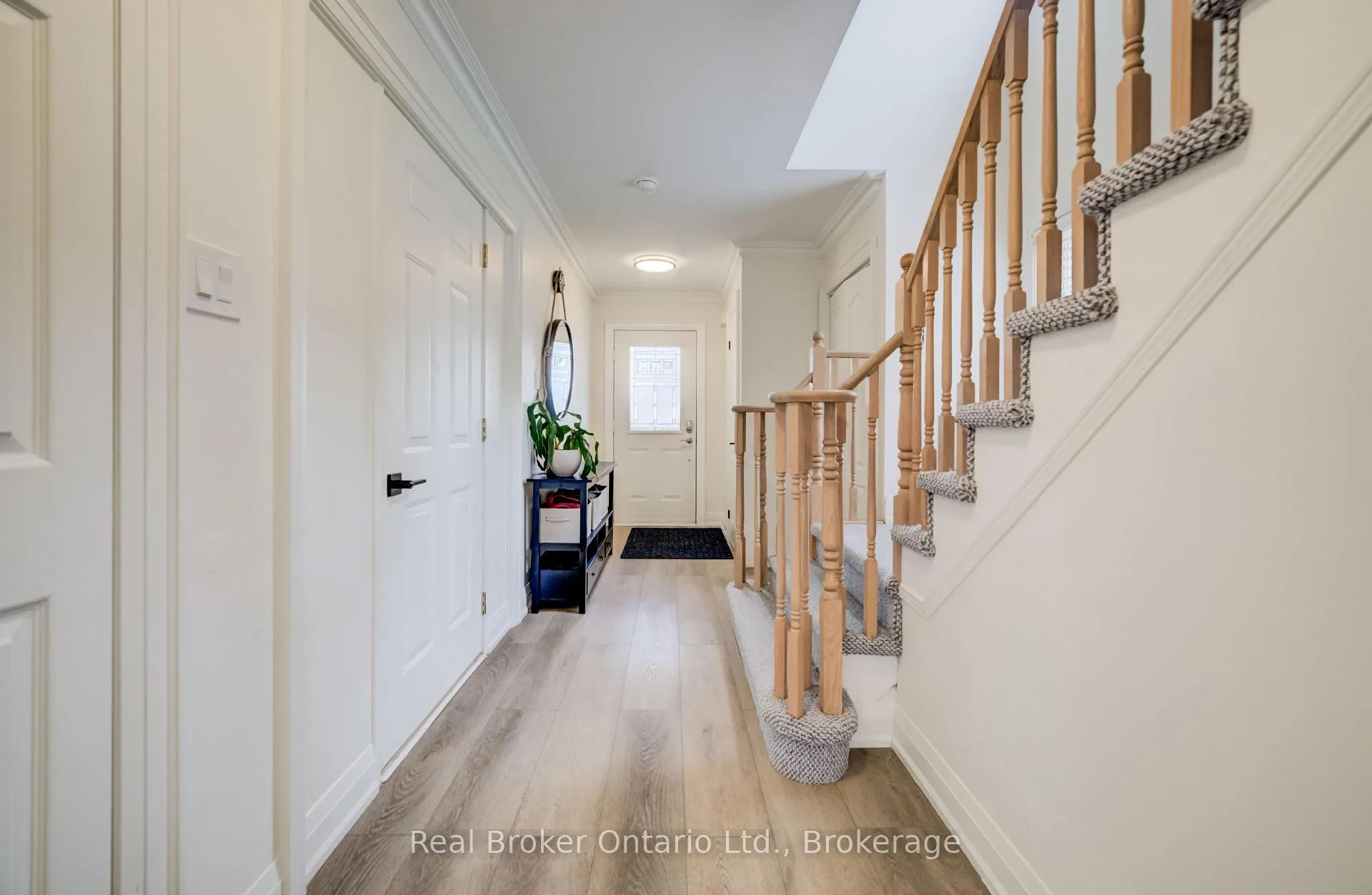 Photo 5 of Unit 22, 2022 Atkinson Drive, Burlington, Rose — HOMEH