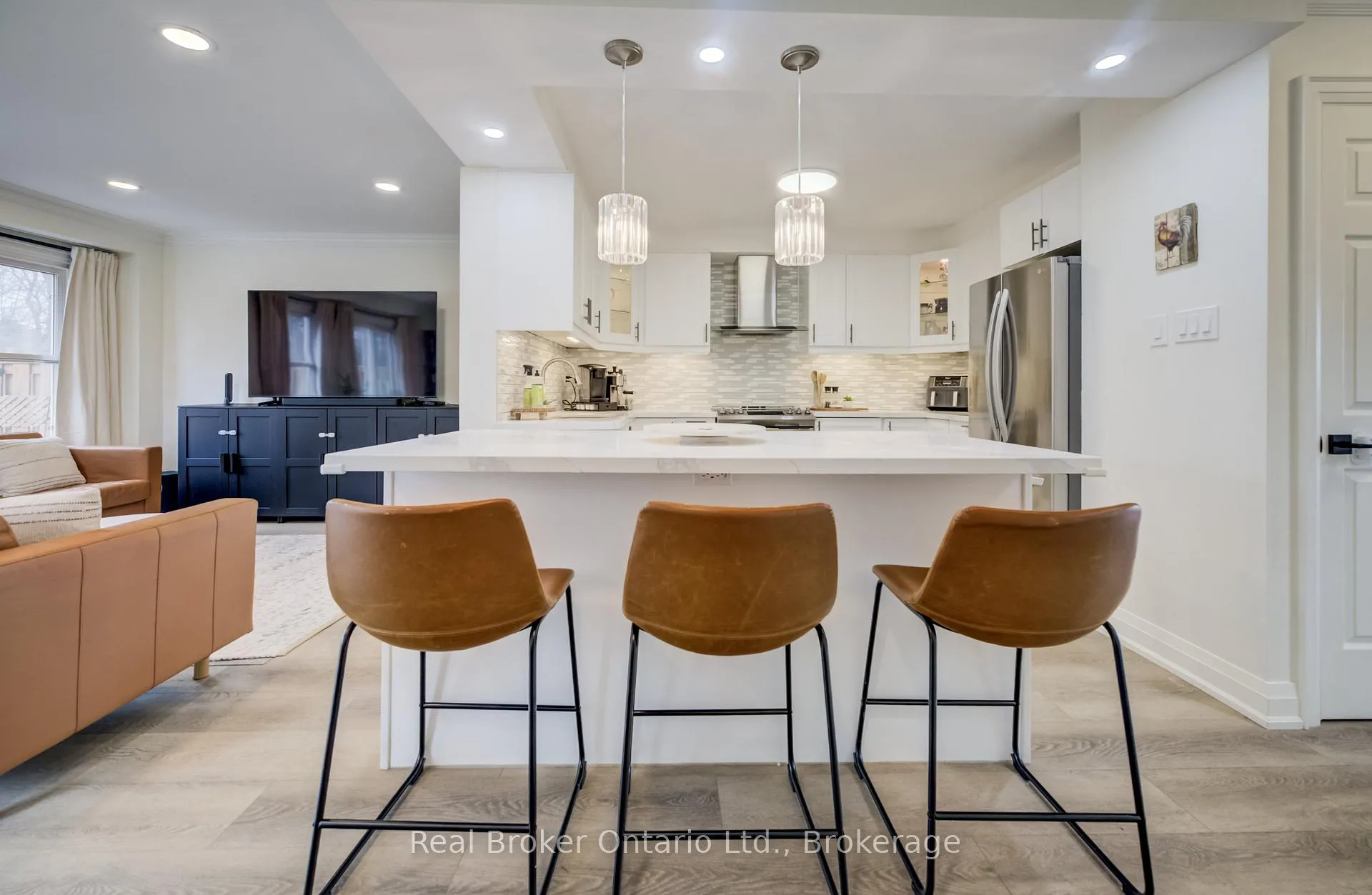 Photo 9 of Unit 22, 2022 Atkinson Drive, Burlington, Rose — HOMEH