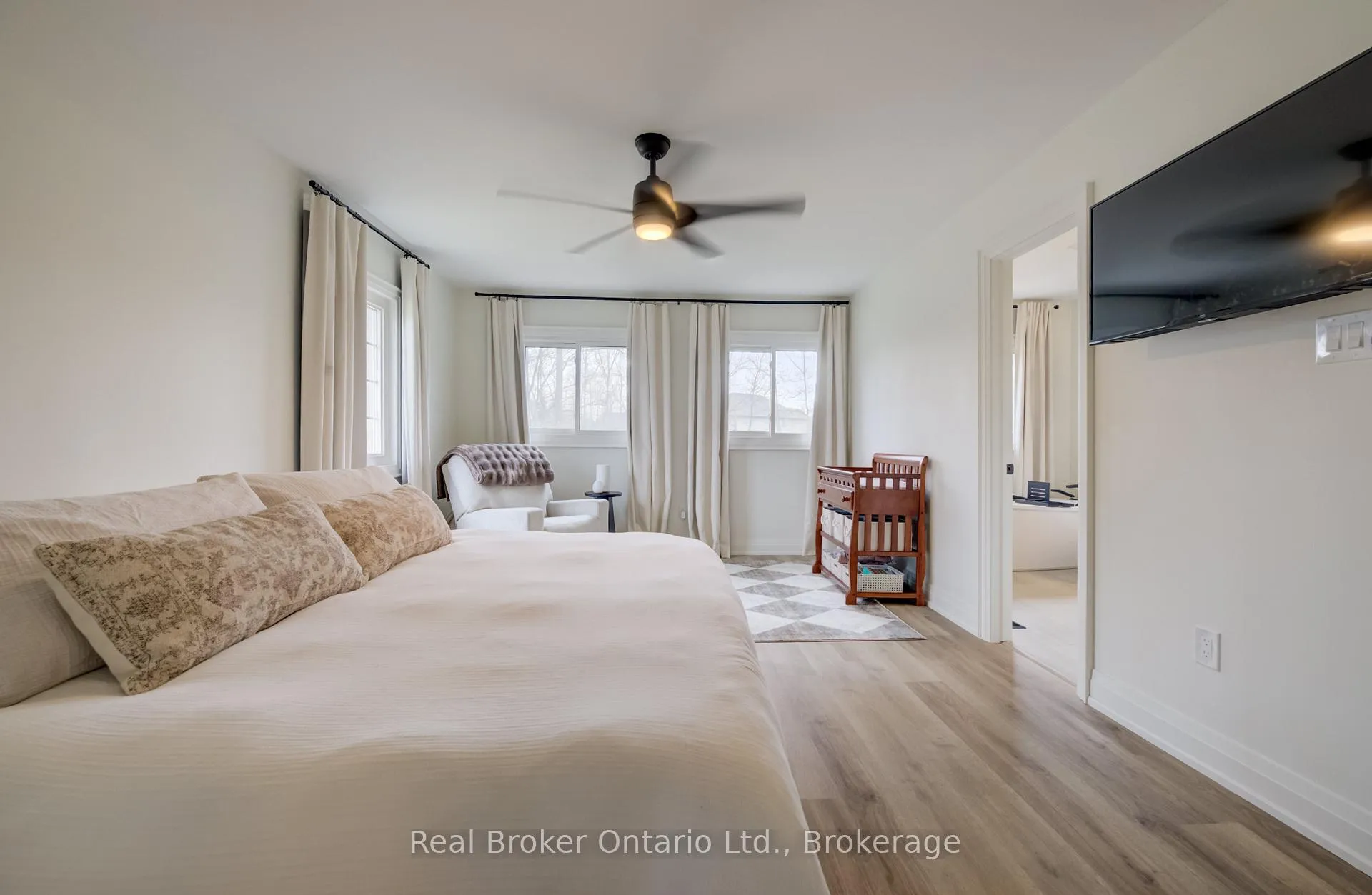 Photo 19 of Unit 22, 2022 Atkinson Drive, Burlington, Rose — HOMEH