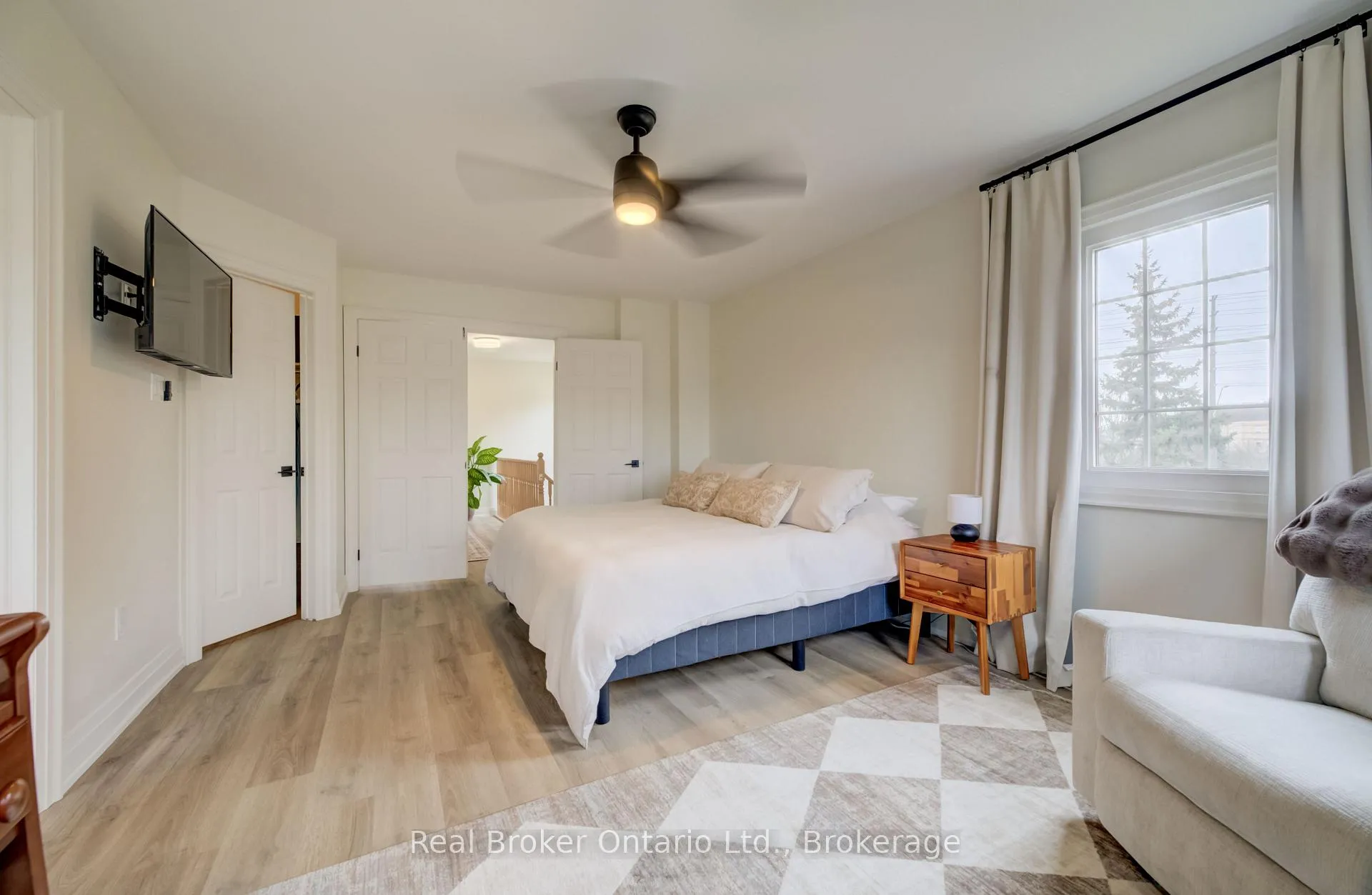 Photo 22 of Unit 22, 2022 Atkinson Drive, Burlington, Rose — HOMEH