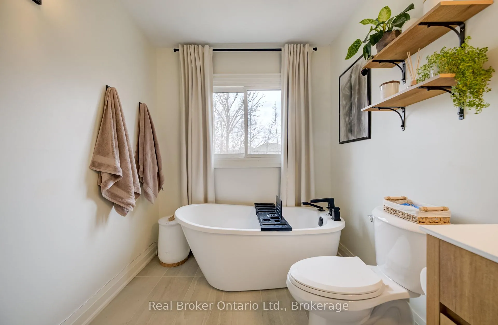 Photo 24 of Unit 22, 2022 Atkinson Drive, Burlington, Rose — HOMEH