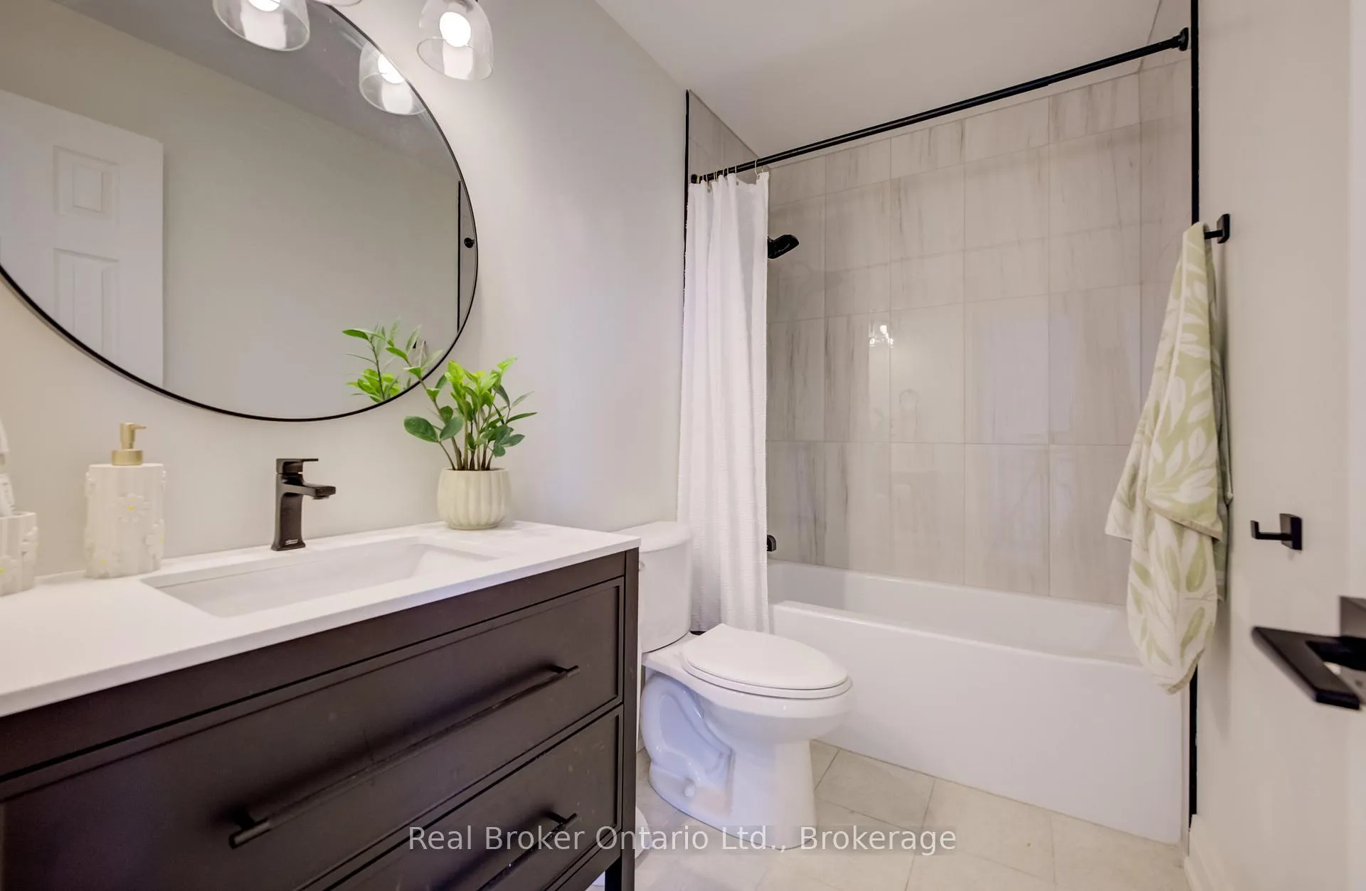 Photo 31 of Unit 22, 2022 Atkinson Drive, Burlington, Rose — HOMEH