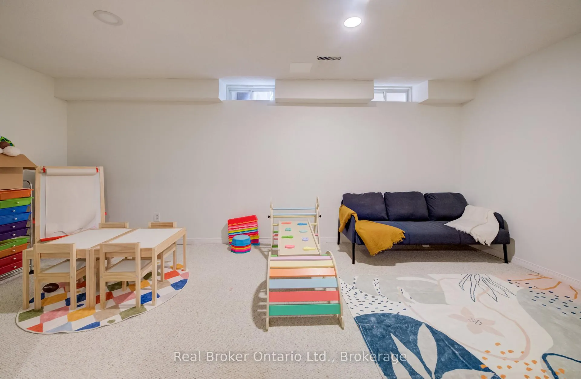 Photo 36 of Unit 22, 2022 Atkinson Drive, Burlington, Rose — HOMEH