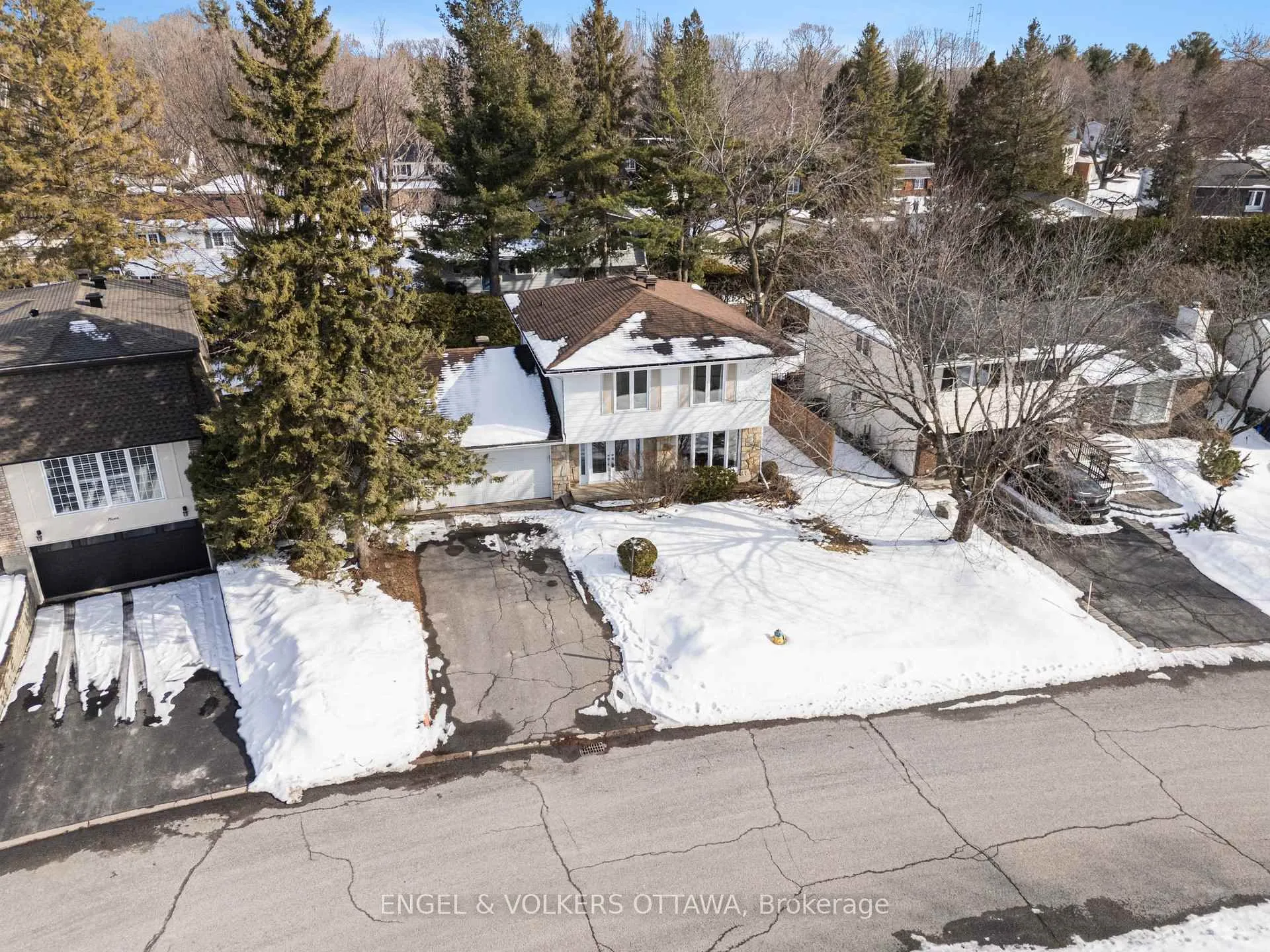Photo 1 of 11 Glendenning Drive, Ottawa, Arlington Woods — HOMEH