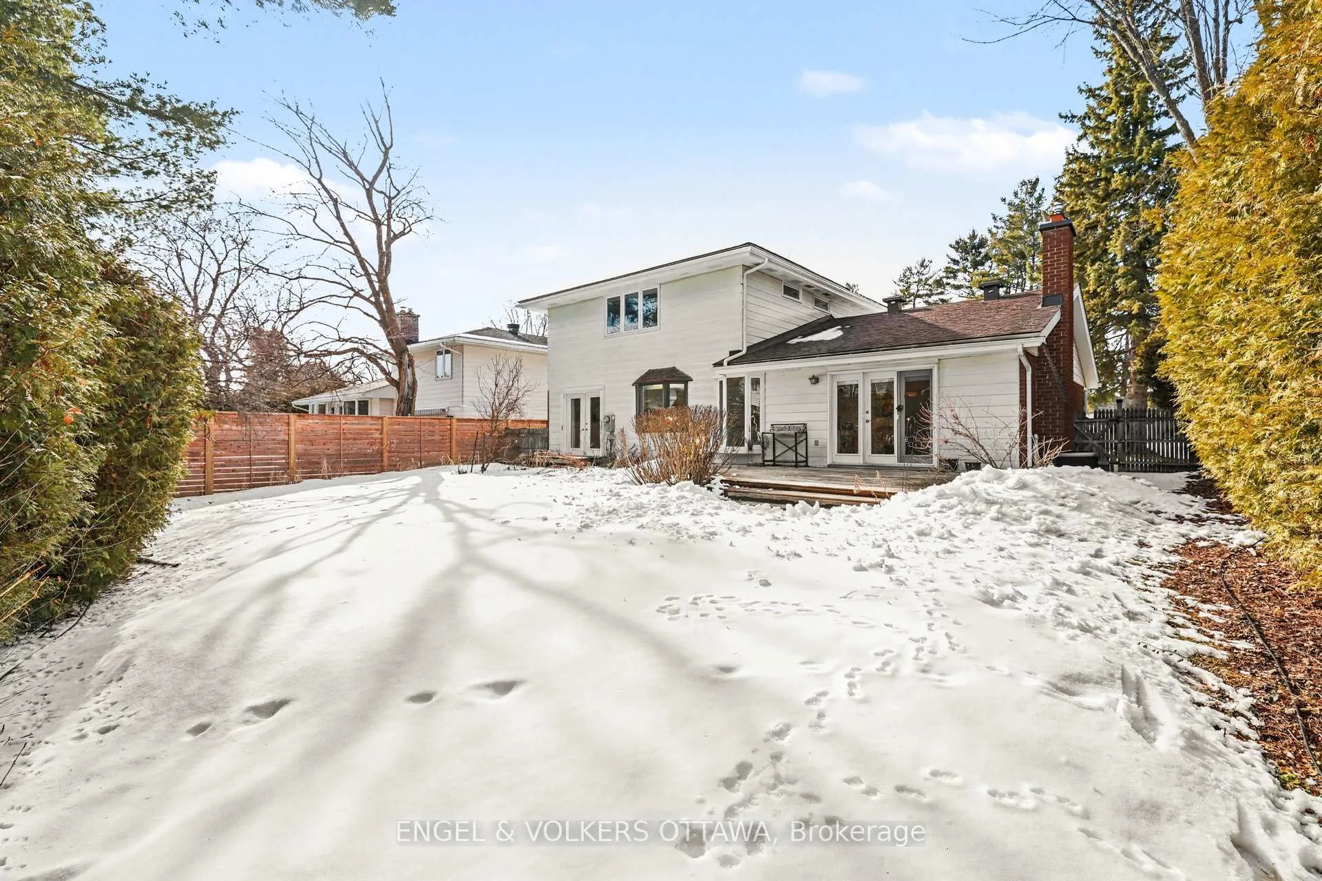 Photo 3 of 11 Glendenning Drive, Ottawa, Arlington Woods — HOMEH