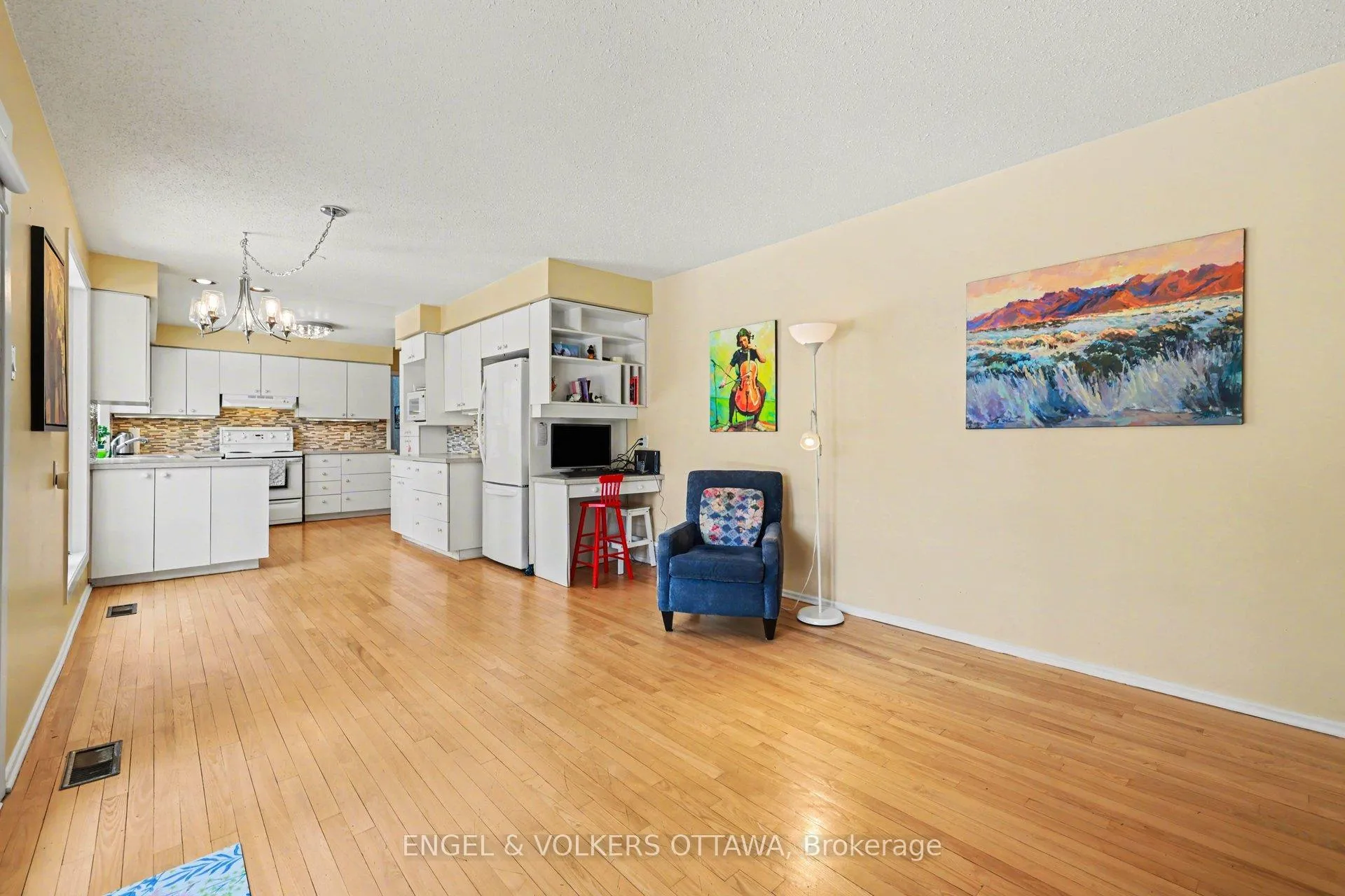 Photo 20 of 11 Glendenning Drive, Ottawa, Arlington Woods — HOMEH