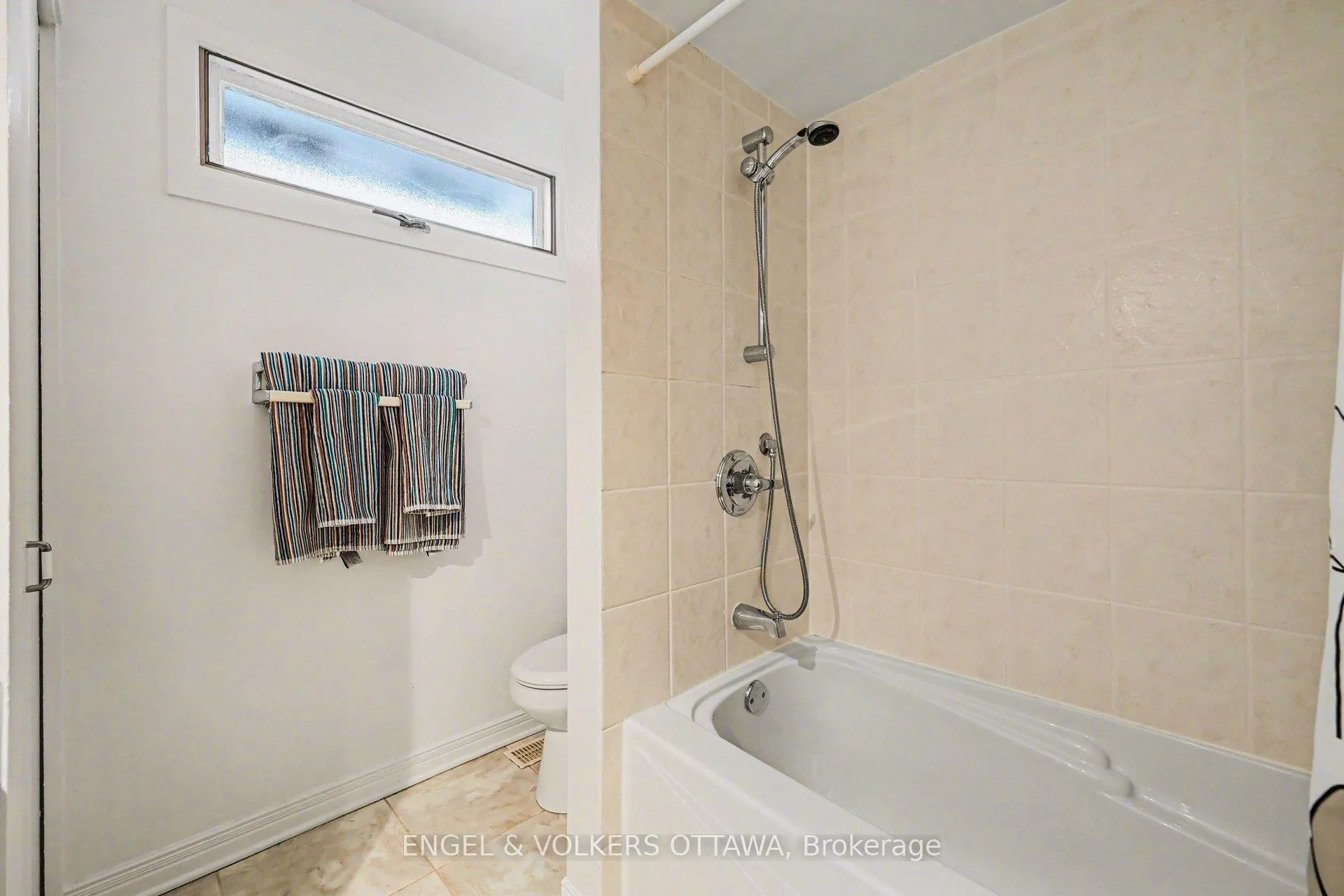Photo 36 of 11 Glendenning Drive, Ottawa, Arlington Woods — HOMEH