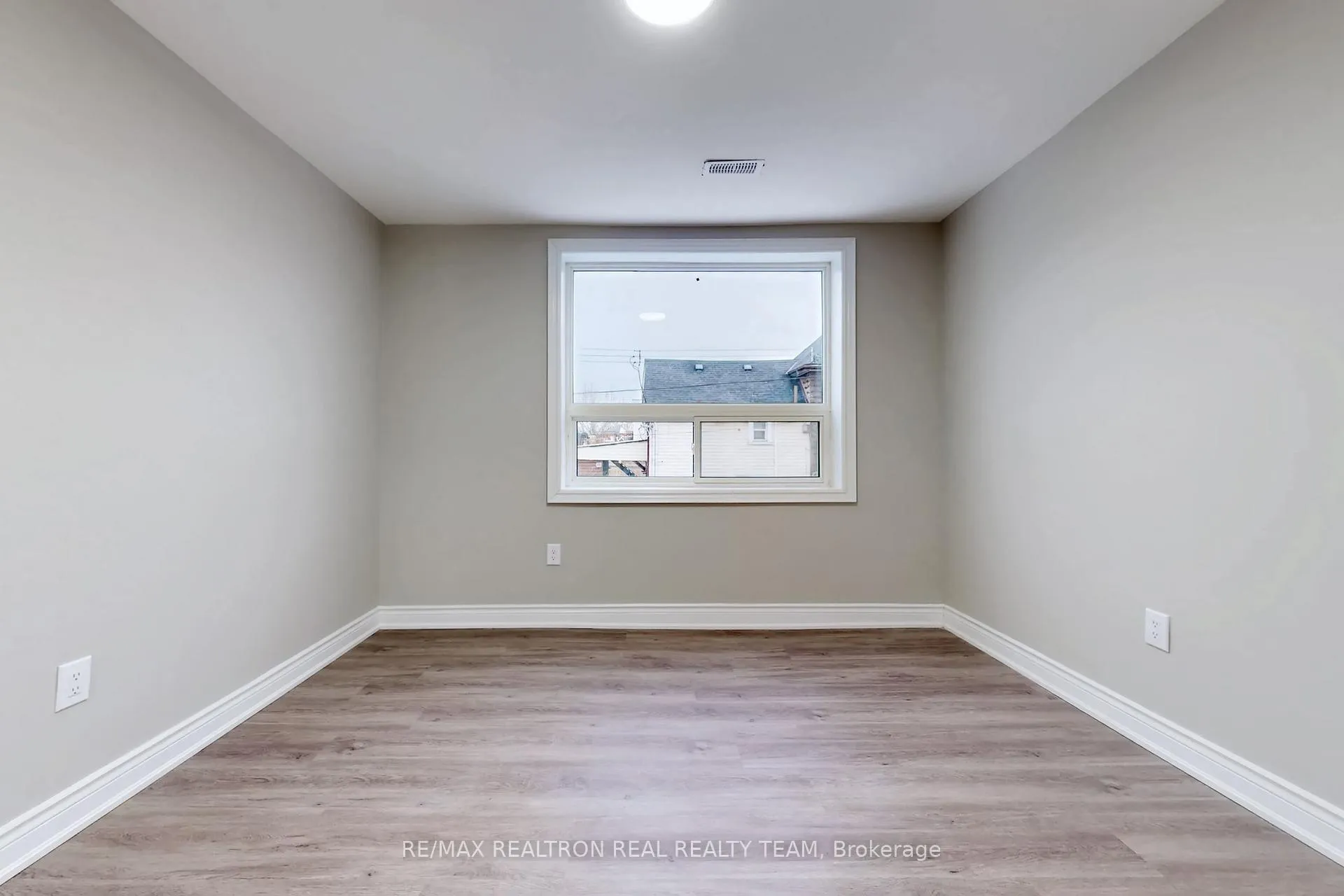 Photo 9 of Unit B2, 195 Balmoral Avenue N, Hamilton, Crown Point — HOMEH