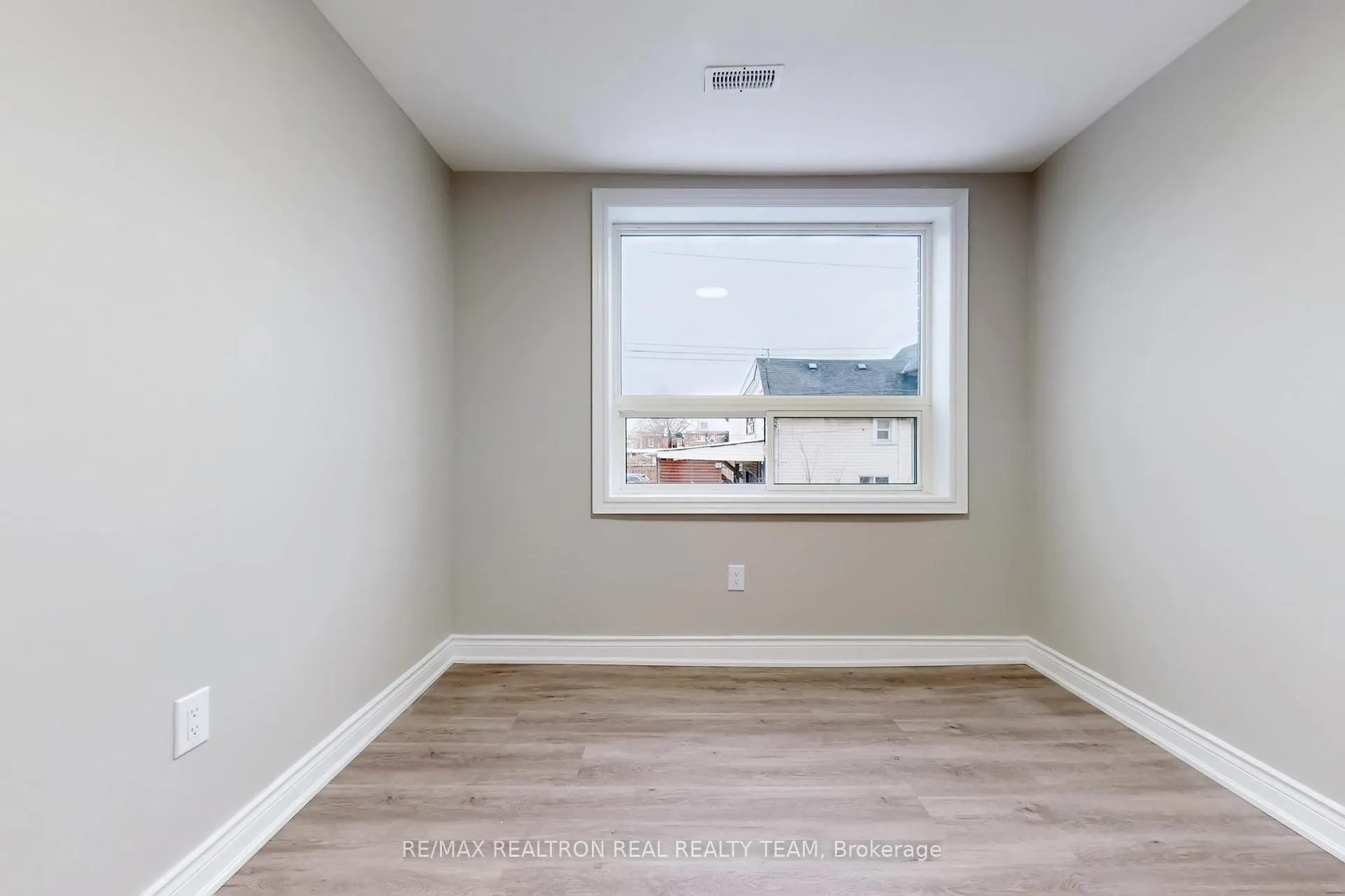 Photo 13 of Unit B2, 195 Balmoral Avenue N, Hamilton, Crown Point — HOMEH