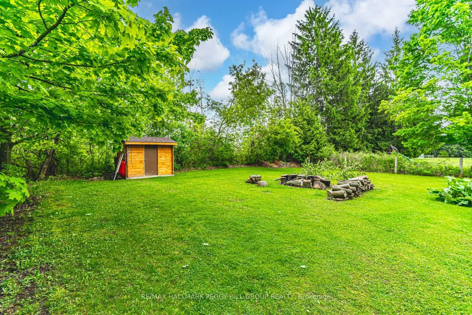 Photo 4 of 5853 Yonge Street, Innisfil, Rural Innisfil — HOMEH