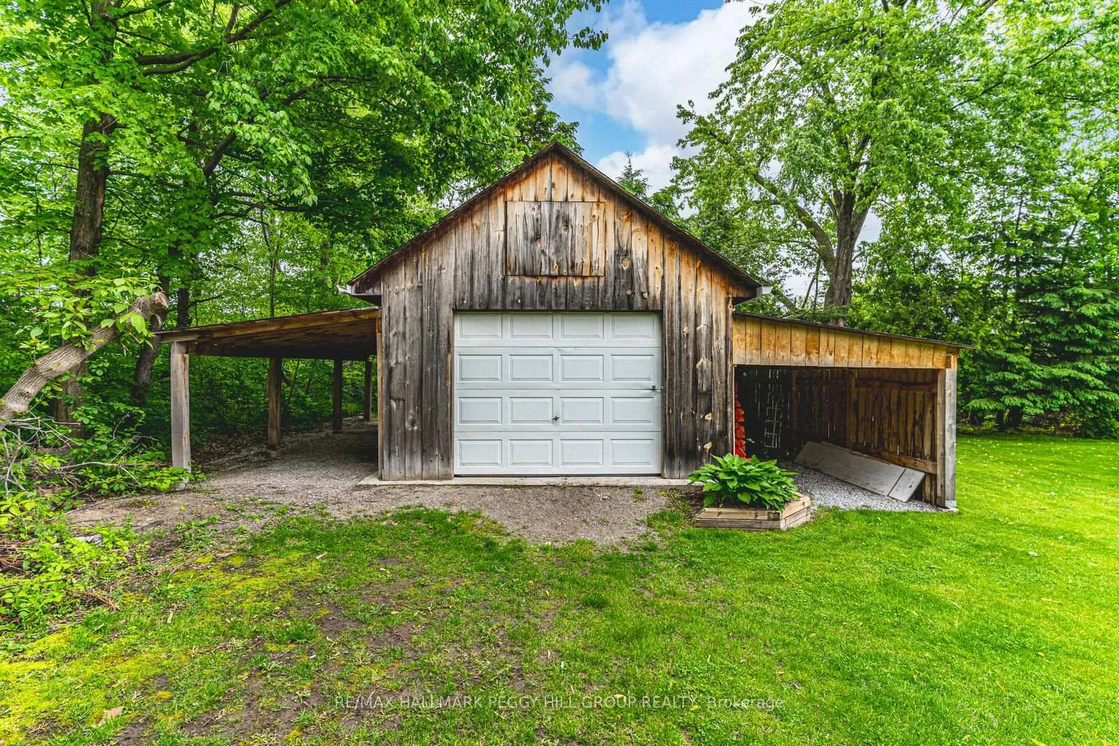 Photo 5 of 5853 Yonge Street, Innisfil, Rural Innisfil — HOMEH