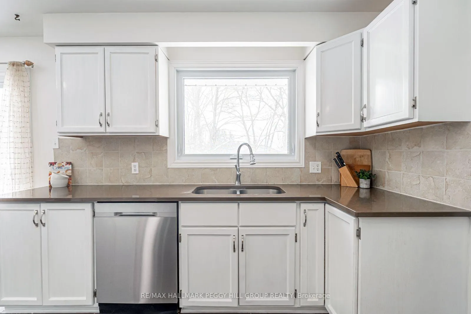 Photo 10 of 5853 Yonge Street, Innisfil, Rural Innisfil — HOMEH