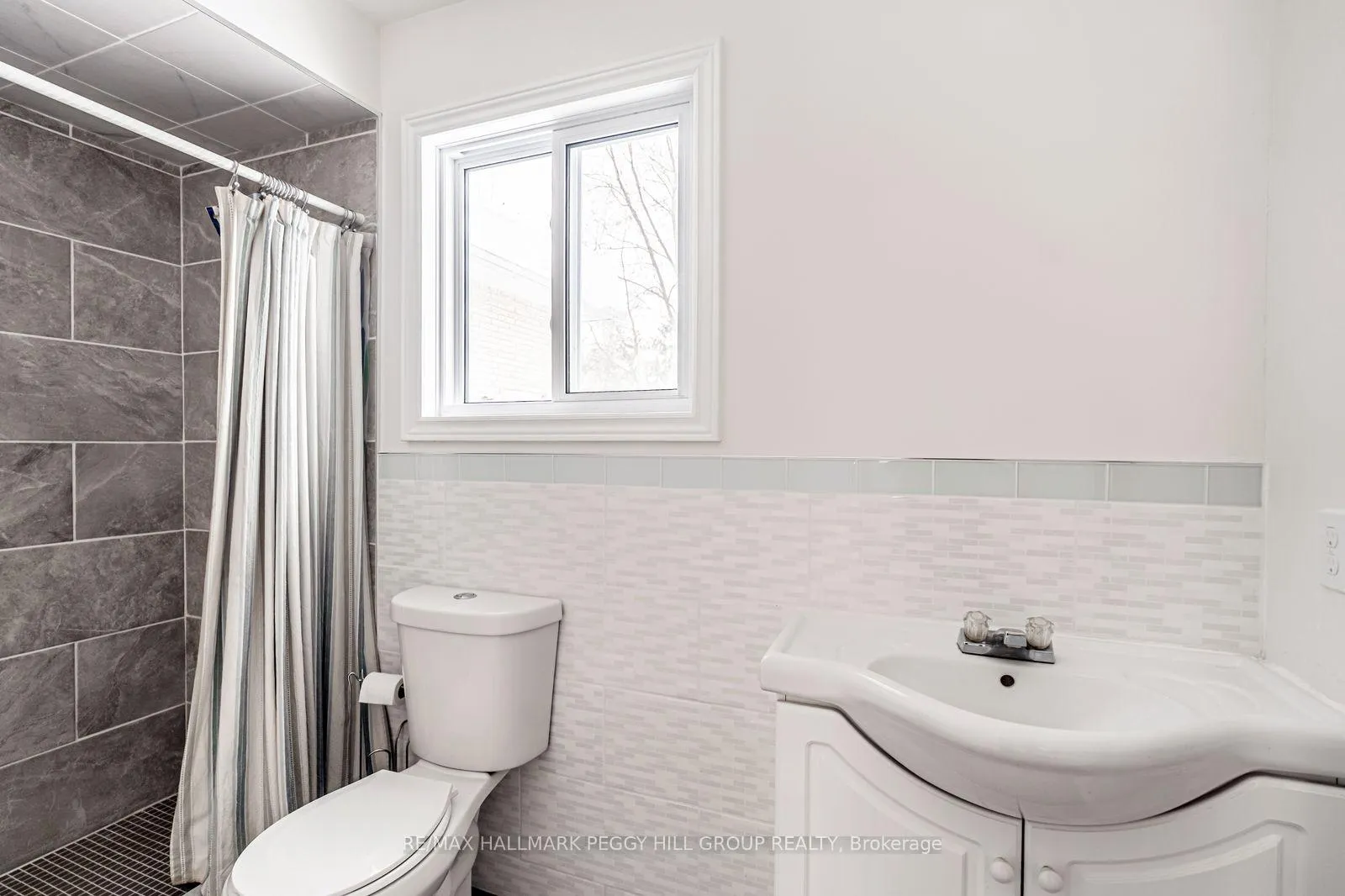 Photo 16 of 5853 Yonge Street, Innisfil, Rural Innisfil — HOMEH