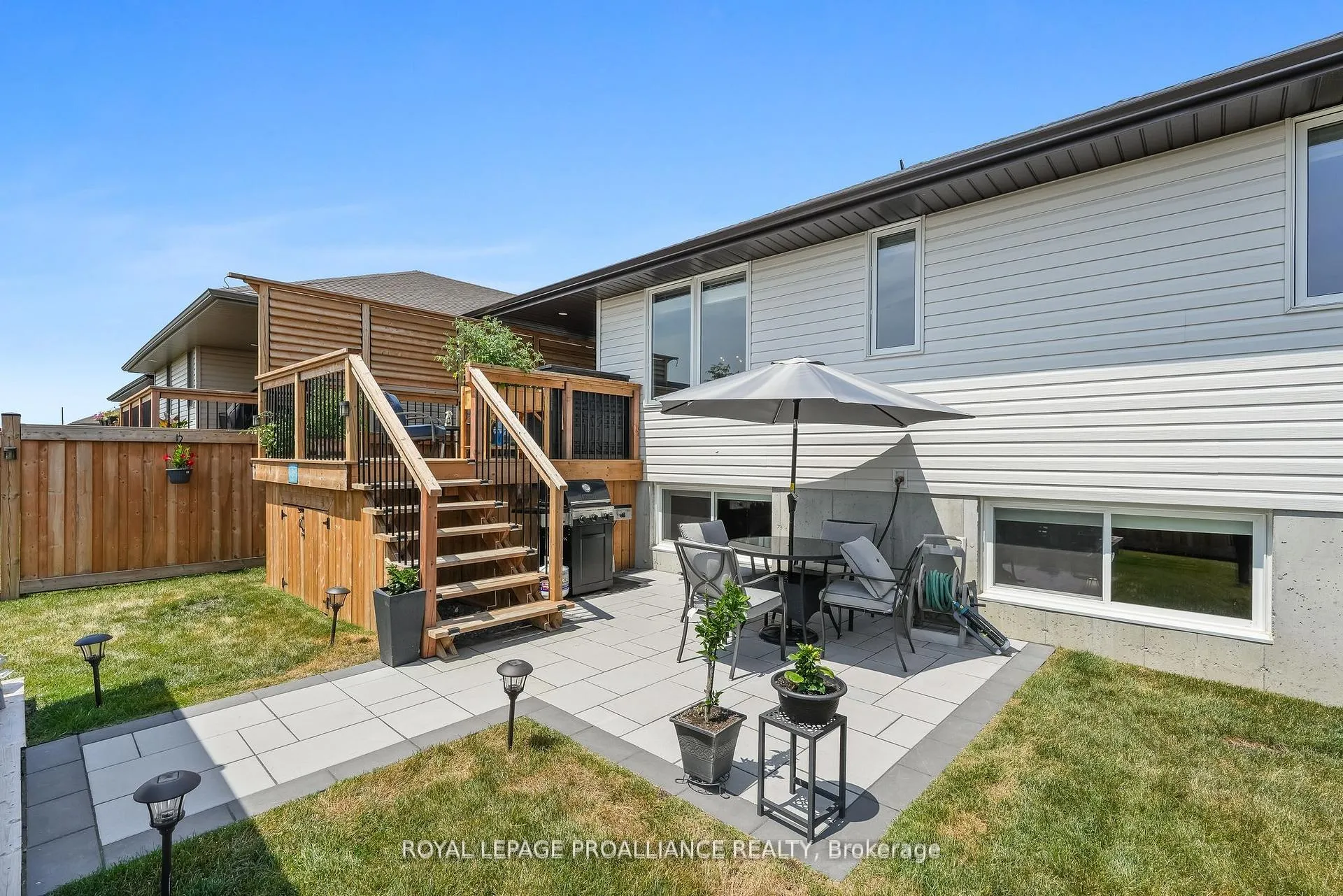 Photo 4 of 25 Cedar Park Crescent, Quinte West, Murray Ward — HOMEH