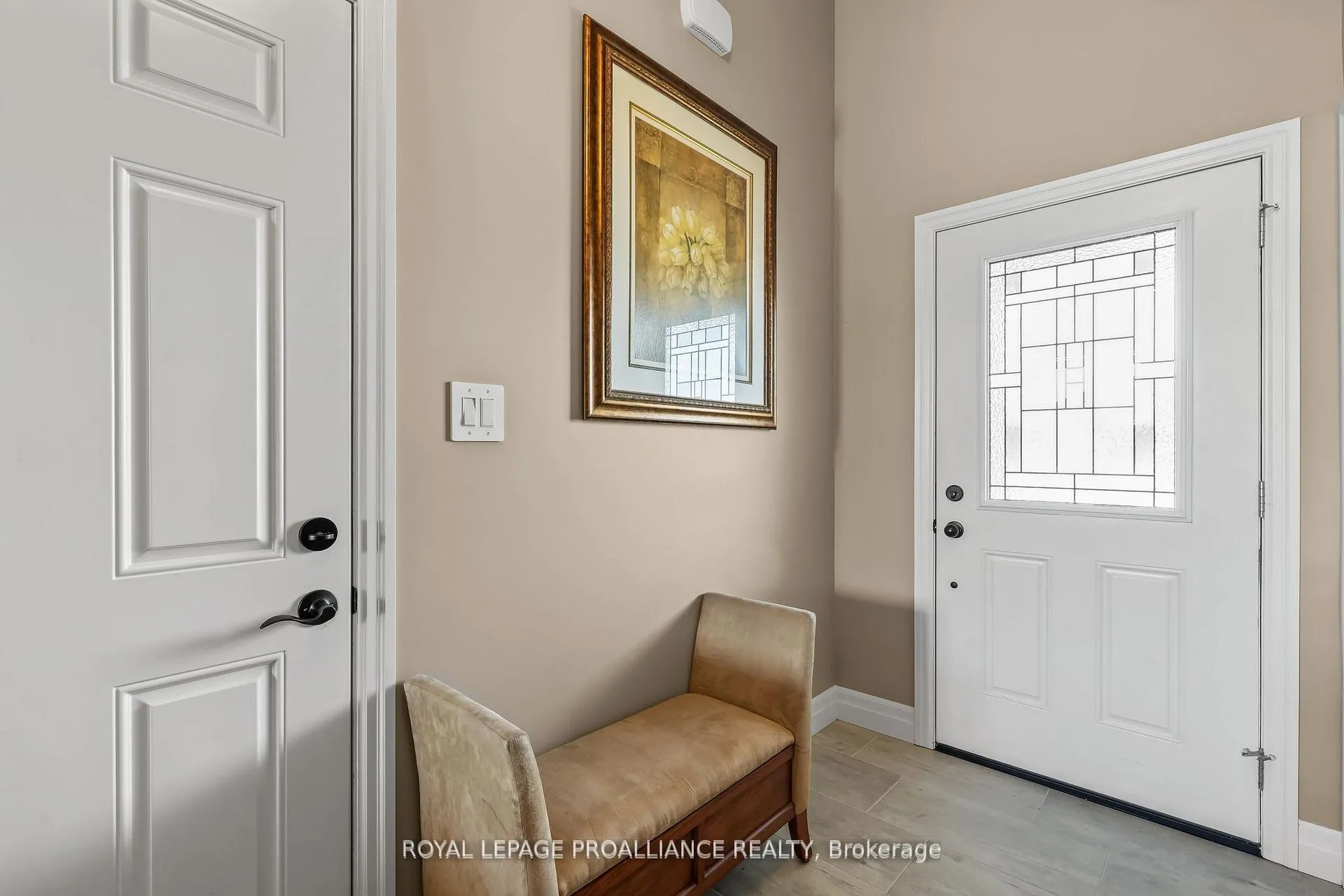 Photo 6 of 25 Cedar Park Crescent, Quinte West, Murray Ward — HOMEH