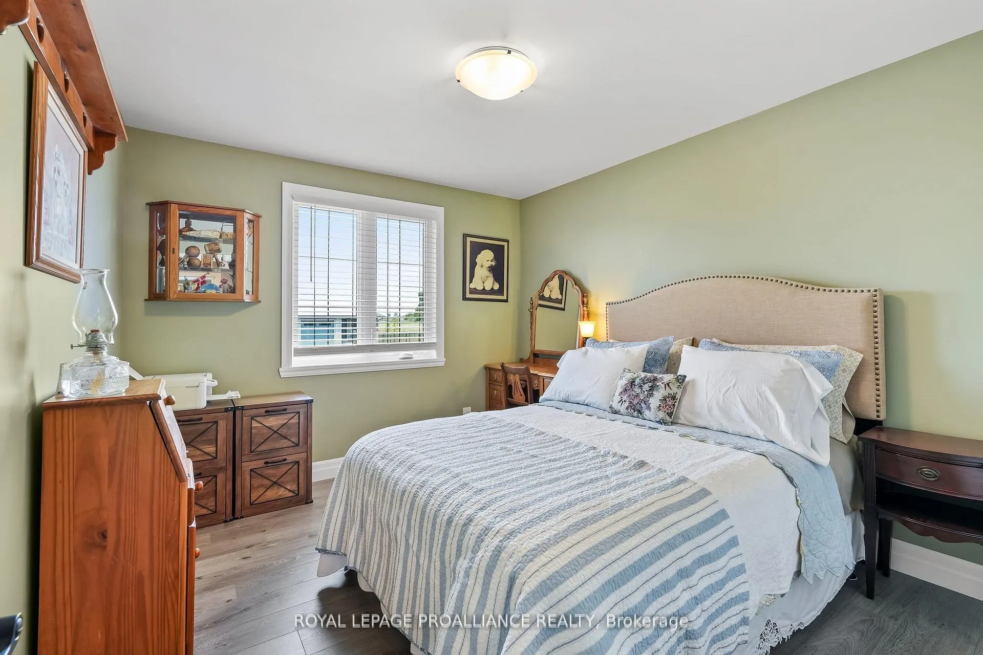 Photo 19 of 25 Cedar Park Crescent, Quinte West, Murray Ward — HOMEH