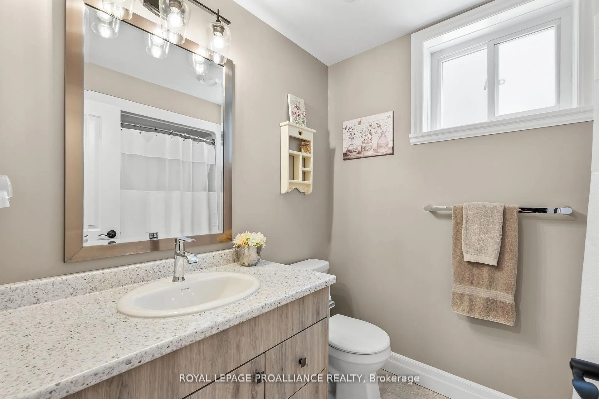 Photo 24 of 25 Cedar Park Crescent, Quinte West, Murray Ward — HOMEH
