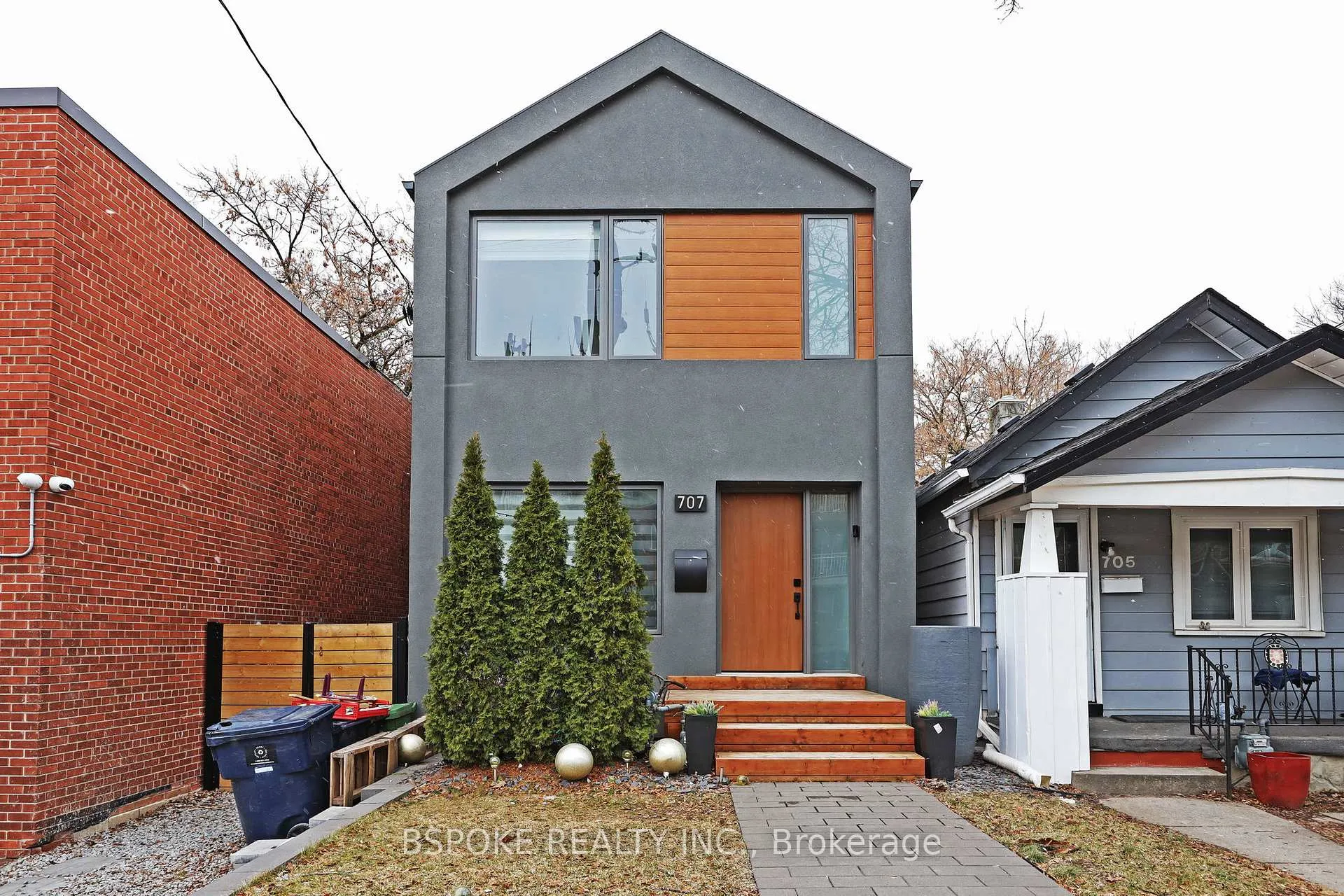 Front of Unit Bsmt, 707 Mortimer Avenue