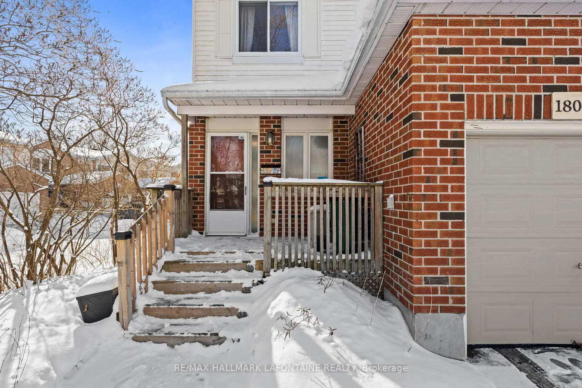 Photo 2 of 1802 Turnberry Road, Ottawa, Queenswood Heights South — HOMEH