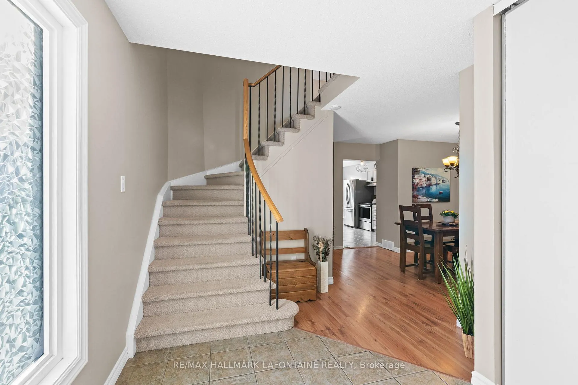 Photo 5 of 1802 Turnberry Road, Ottawa, Queenswood Heights South — HOMEH